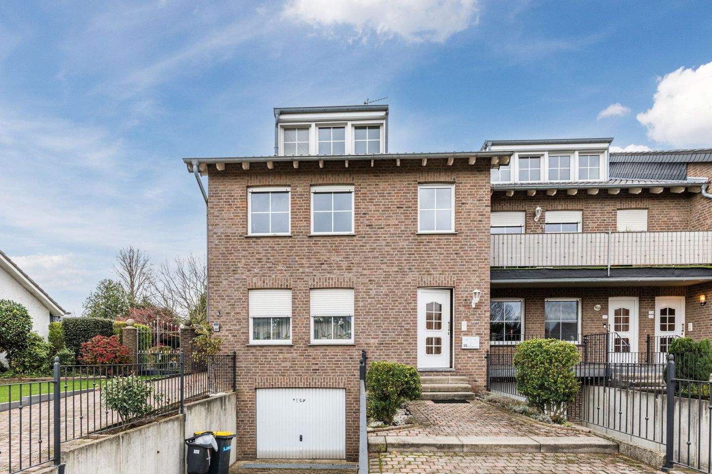 Großzügiges Appartement/Maisonette (152 m²) mit Balkon, Garage und freiem Ausblick…, 52538 Selfkant