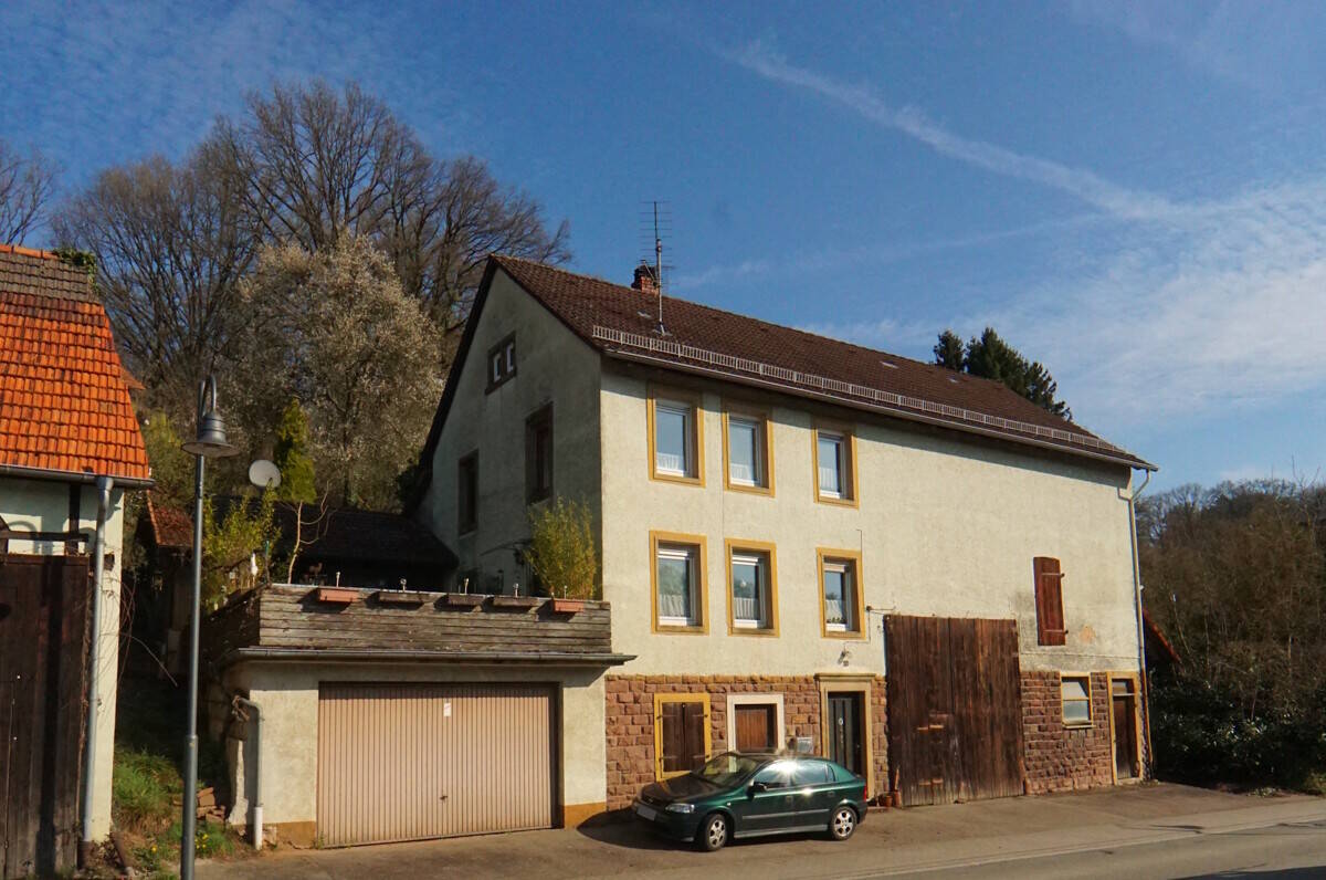 Familienfreundliches Anwesen mit zusätzlichem Grundstück, Doppelgarage, Stall und Scheune!, 74931 Lobbach
