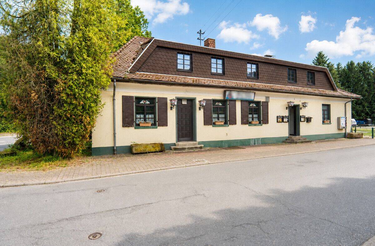 Rustikales Gasthaus mit geräumiger Wohnung im Dachgeschoss in Schönau!, 69250 Schönau