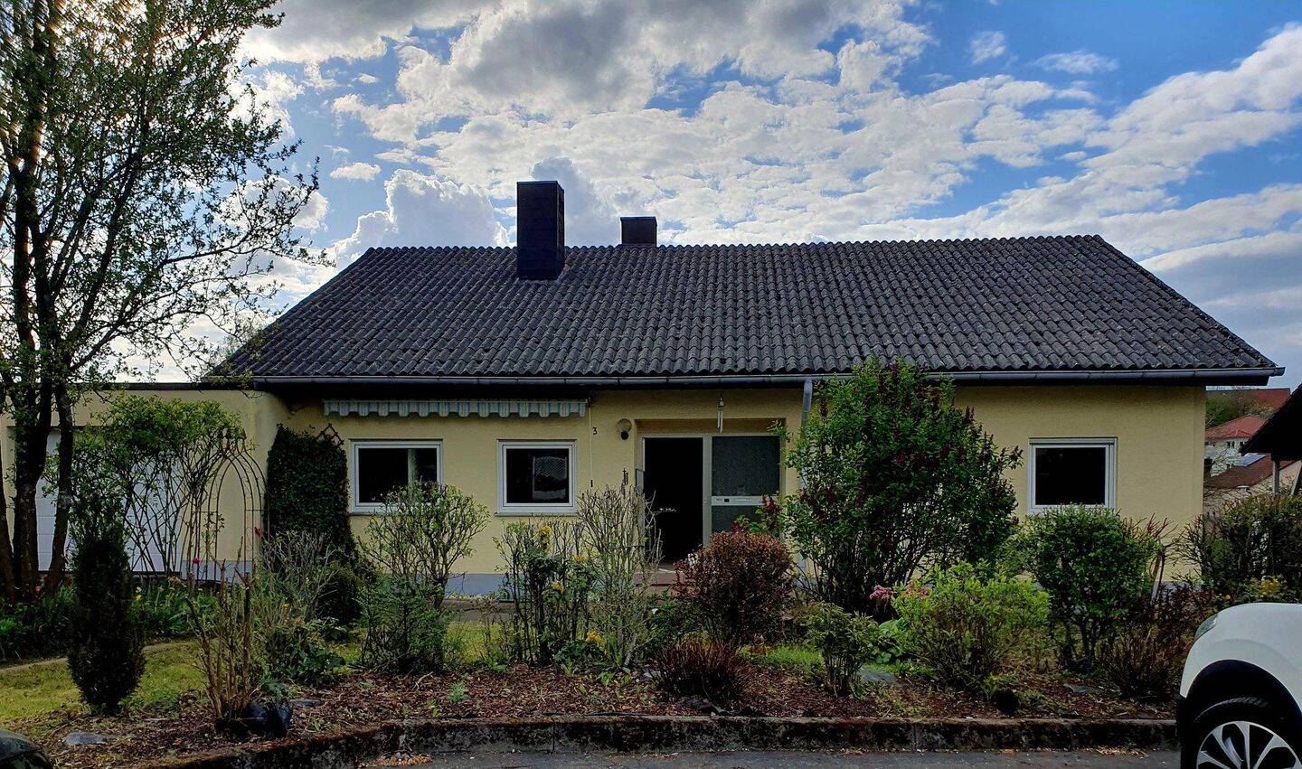 Einfamilienhaus mit großem Garten in ruhiger und gepflegter Lage, provisionsfrei von privat, 74722 Buchen (Odenwald)
