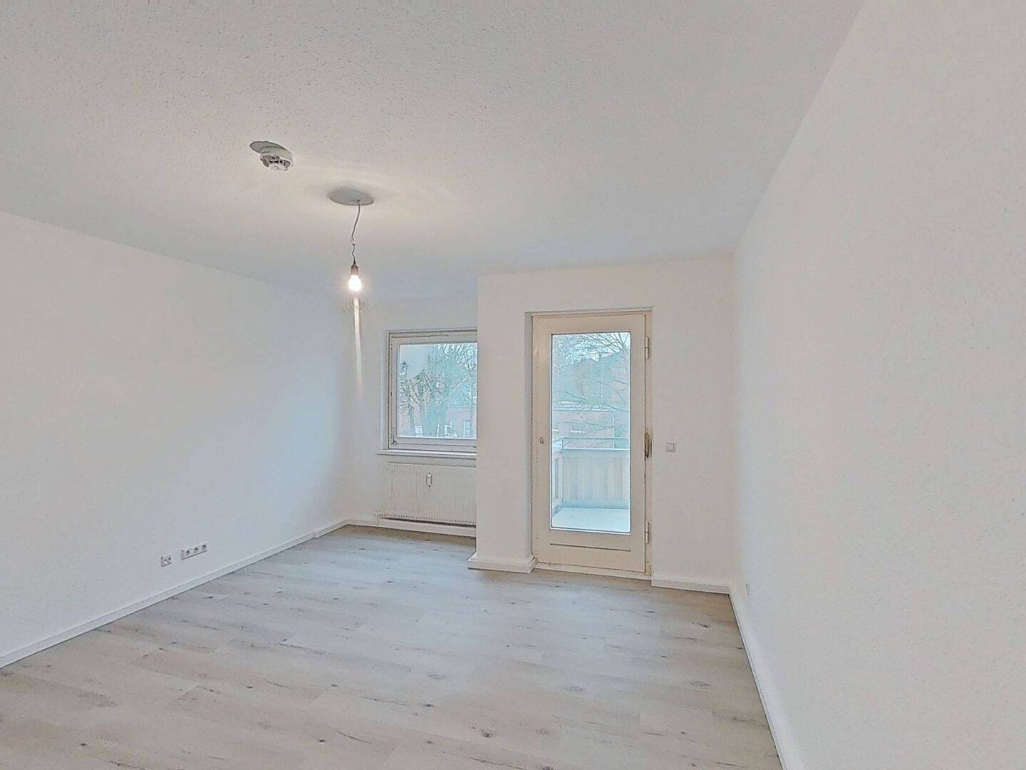 Frisch renoviert & sofort einziehen – 4 Zimmer mit Balkon, 49356 Diepholz