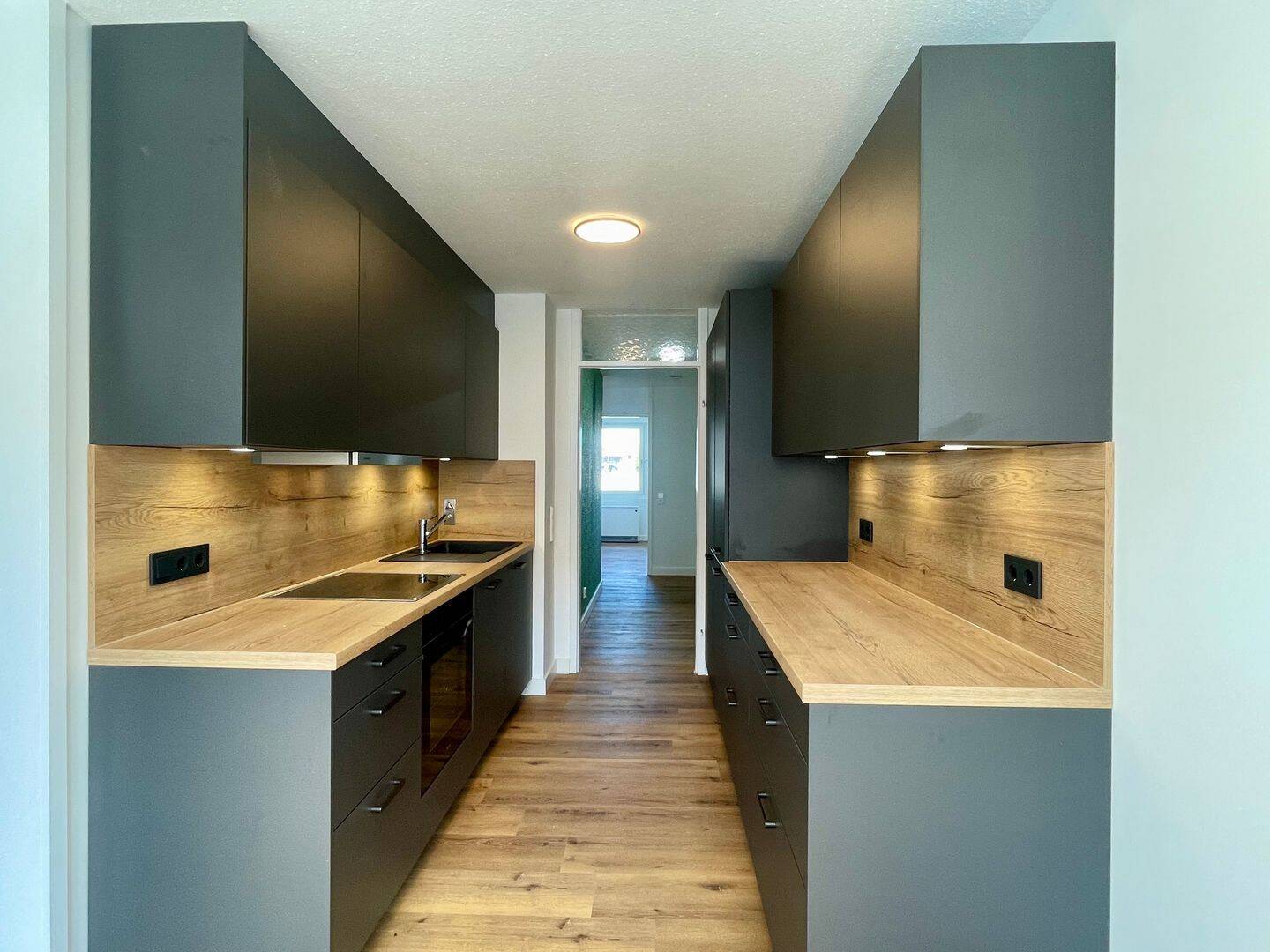 Topp, sanierte 3,5 Zimmer-Wohnung in Zentrumslage von Sindelfingen mit Außenstellplatz!, 71063 Sindelfingen