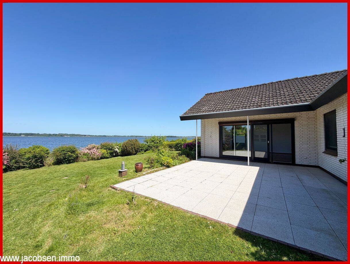 Gepflegter Bungalow in traumhafter Schleilage – Wohnen mit unverwechselbarem Wasserblick, 24857 Fahrdorf