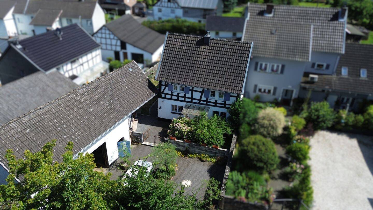 Idyllisch gelegenes Fachwerkhaus in ruhiger Sackgassenlage, 53773 Hennef (Sieg)