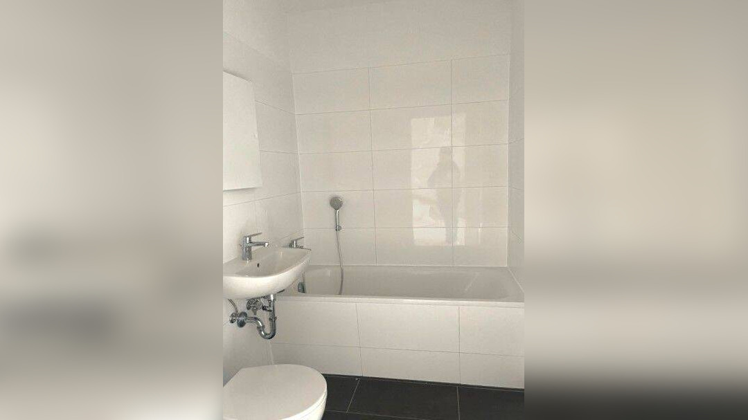 Deal des Monats: Deine renovierte Wohnung zum besten Mietpreis! / Freshly renovated and attractively – 6124 Halle (Saale) – Vorschaubild 8