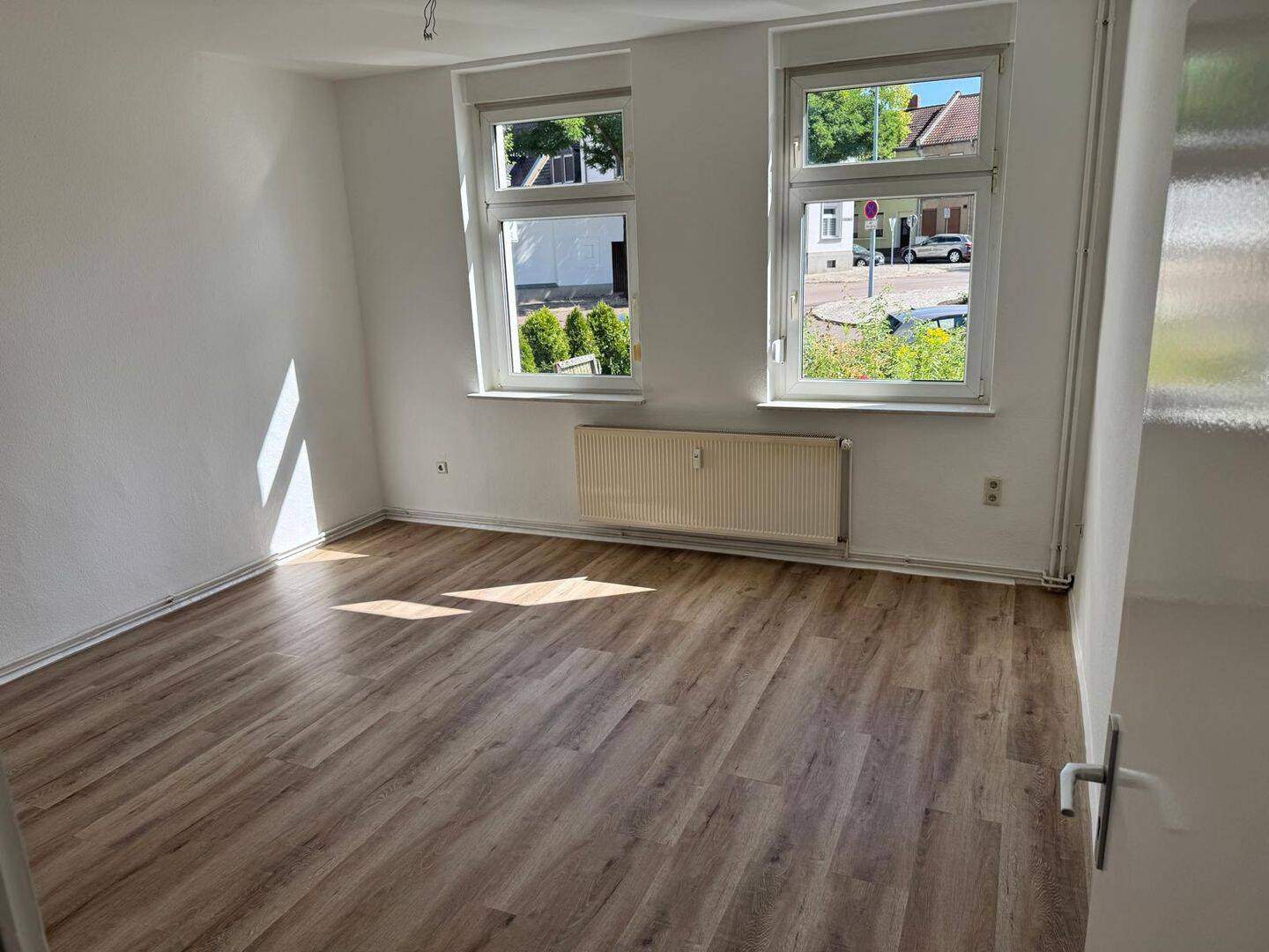 Sehr schöne 3 Raum Wohnung mit Balkon, Bad mit Dusche, Wanne – 6406 Bernburg (Saale) – Vorschaubild 9