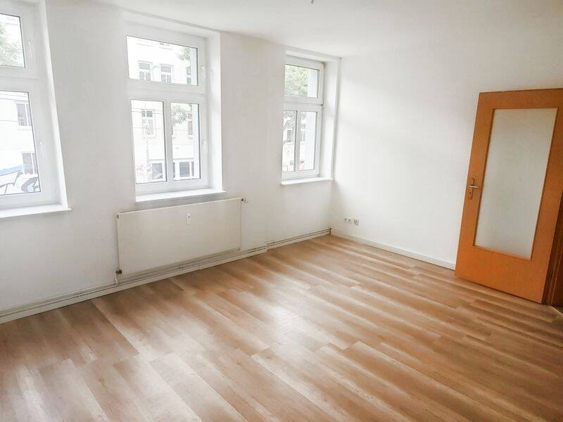 Helle Etagenwohnung mit neuer Einbauküche – 18057 Rostock – Vorschaubild 6