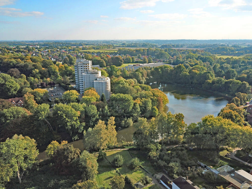 Reinfeld – freie 2-Zimmer-Wohnung im 8.Stock und tollem Blick auf den Neuhöfer Teich in Zentrumslage, 23858 Reinfeld (Holstein)