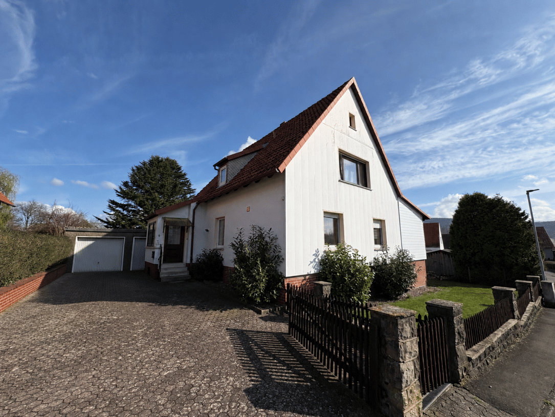 Raum für die ganze Familie – Zweifamilienhaus mit Potenzial, 31020 Salzhemmendorf