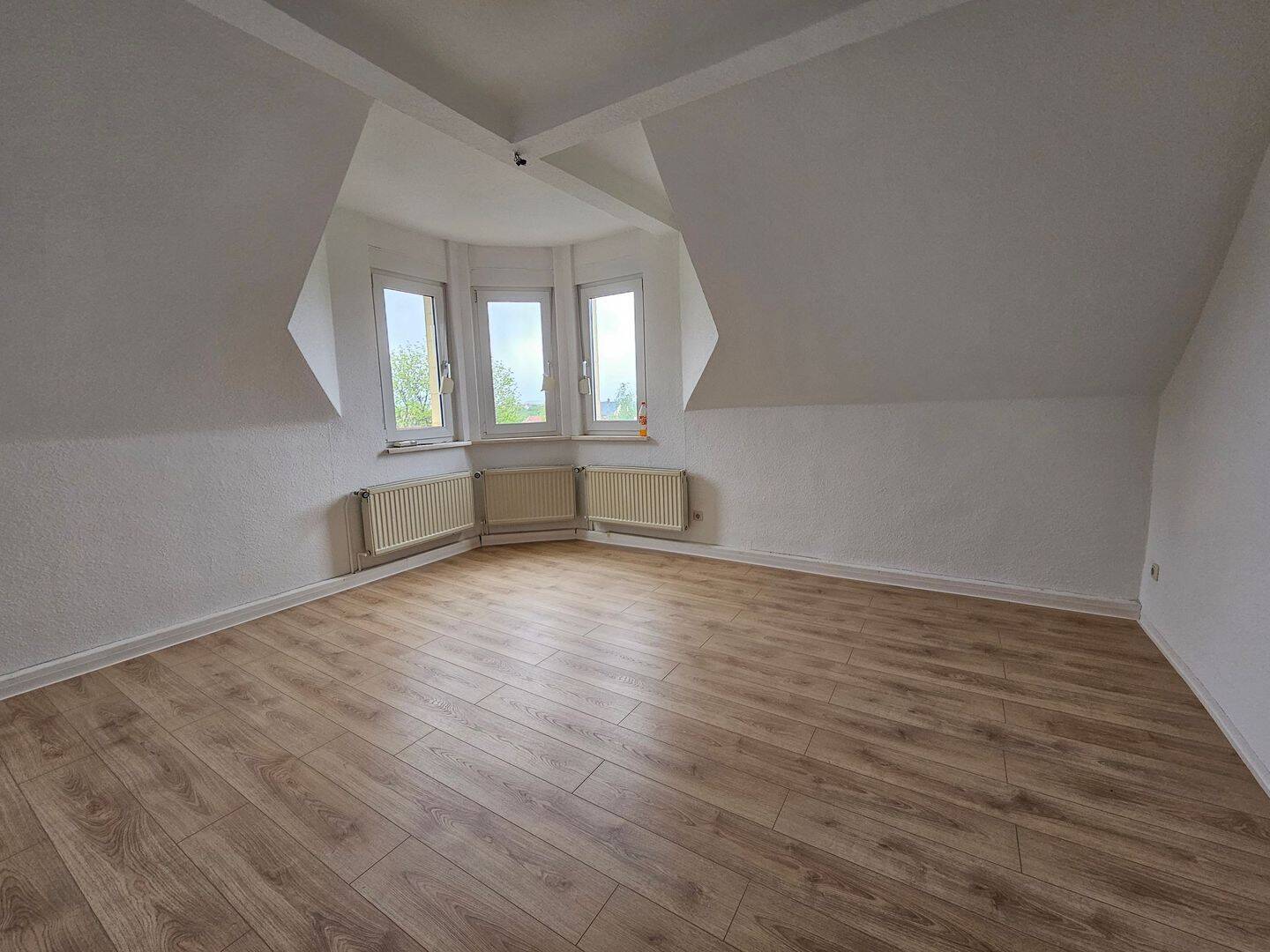 Familien aufgepasst! Großzügige 4-Zimmer Wohnung, 99867 Gotha