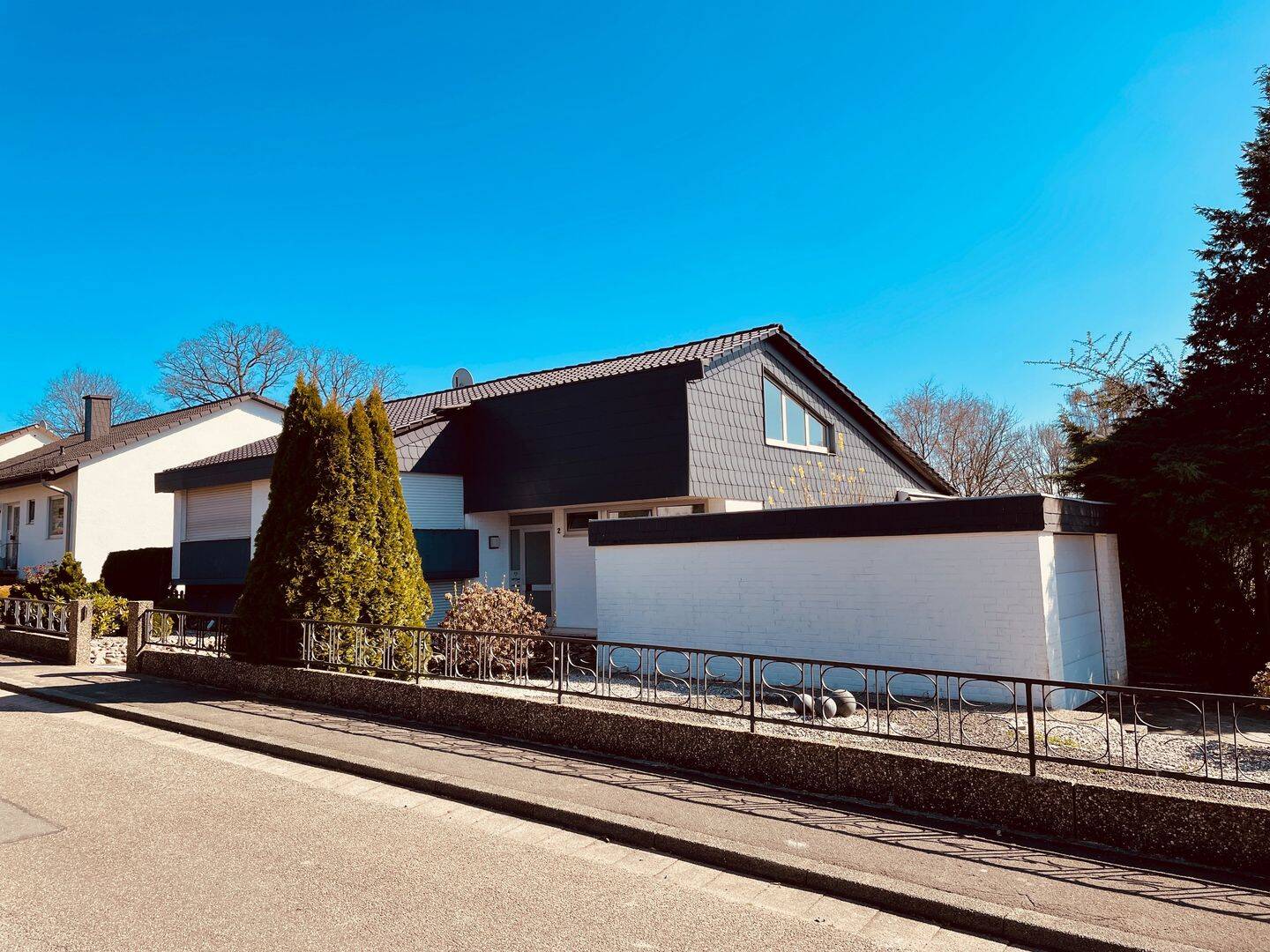 Stilvolles Architektenhaus mit Garten und Garage in bester Lage von 66954 Pirmasens-Hengsberg, 66954 Pirmasens