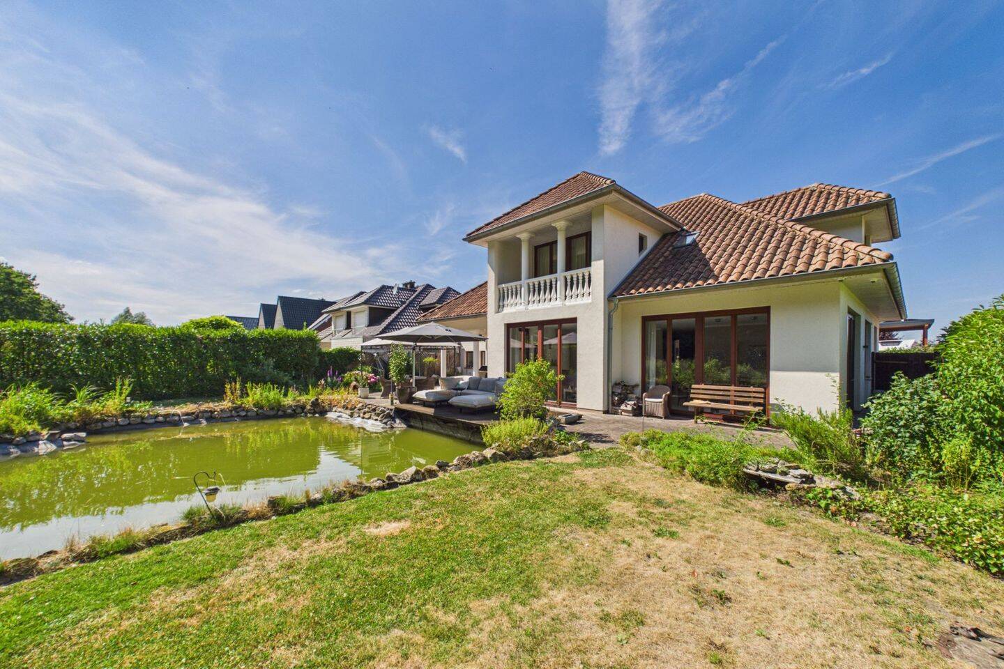 Großzügige Stadtvilla mit Panorama-Gartenblick in Sackgassenlage, 49214 Bad Rothenfelde