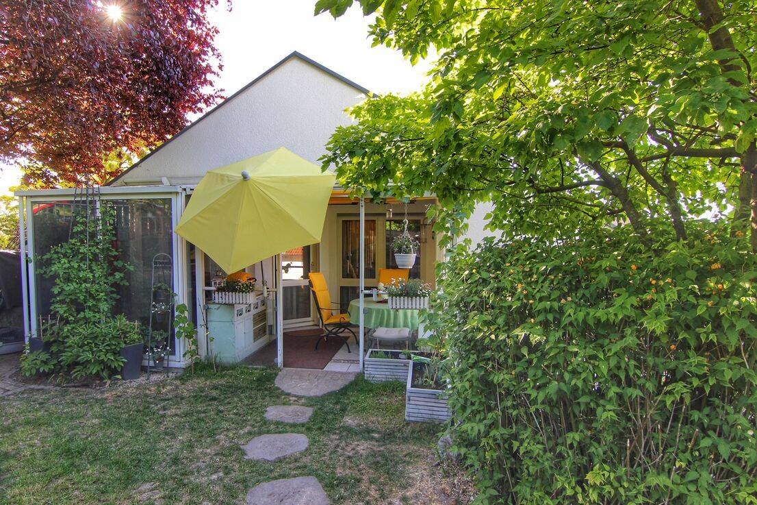 3-Zimmer-DG-Wohnung (103 m²) mit EBK, Klimaanlage, Terrasse, Garten und ebenerdigem Zugang – 70327 Stuttgart – Vorschaubild 2