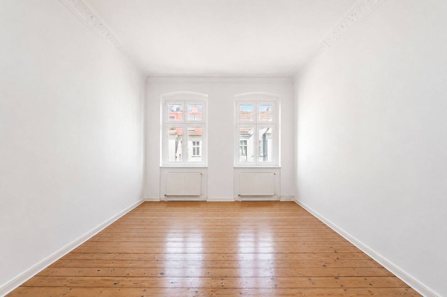 Kernsanierte Altbauwohnung vereint mit modernstem Wohnkomfort – 10439 Berlin – Vorschaubild 2