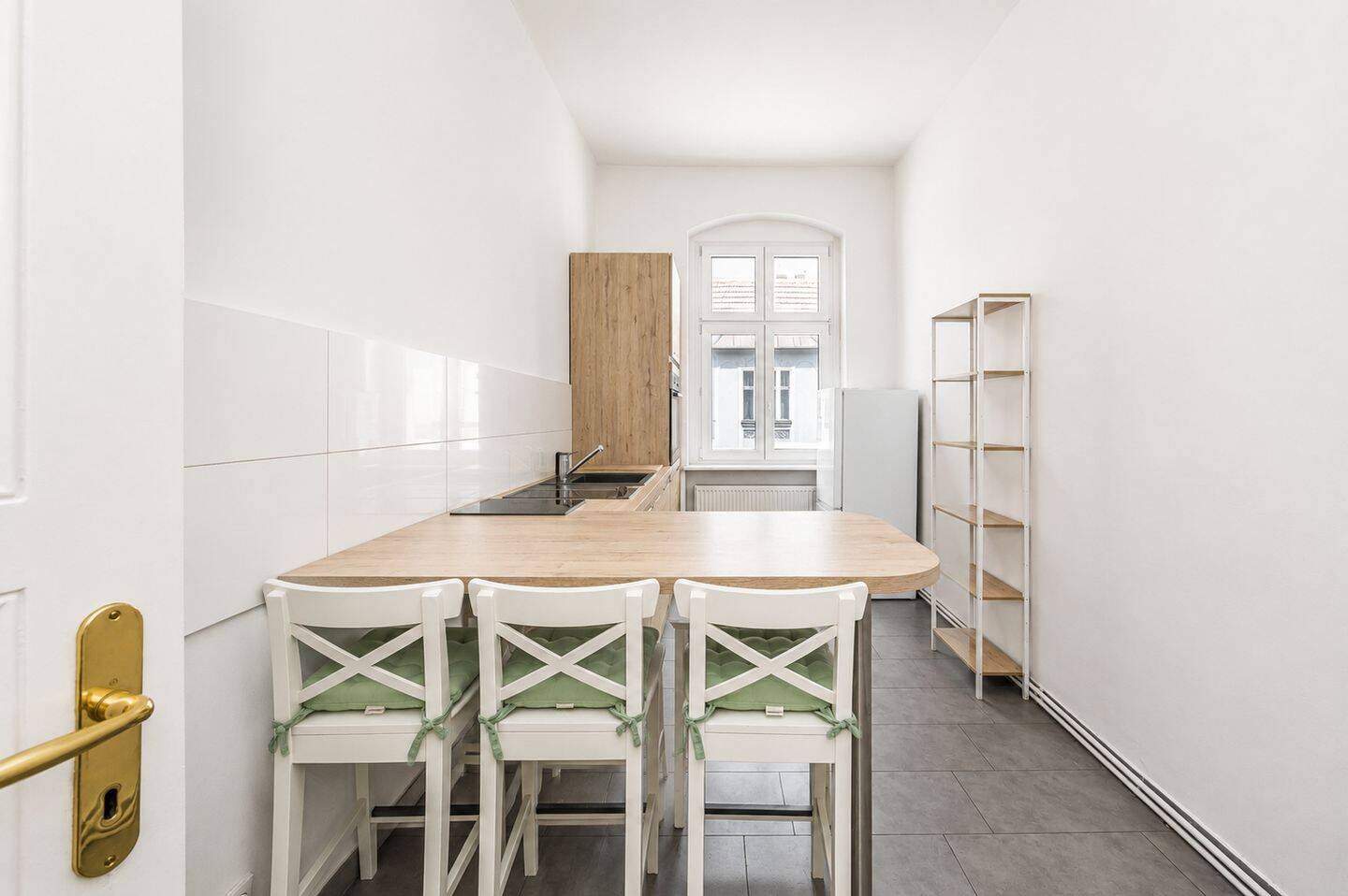 Kernsanierte Altbauwohnung vereint mit modernstem Wohnkomfort – 10439 Berlin – Vorschaubild 6