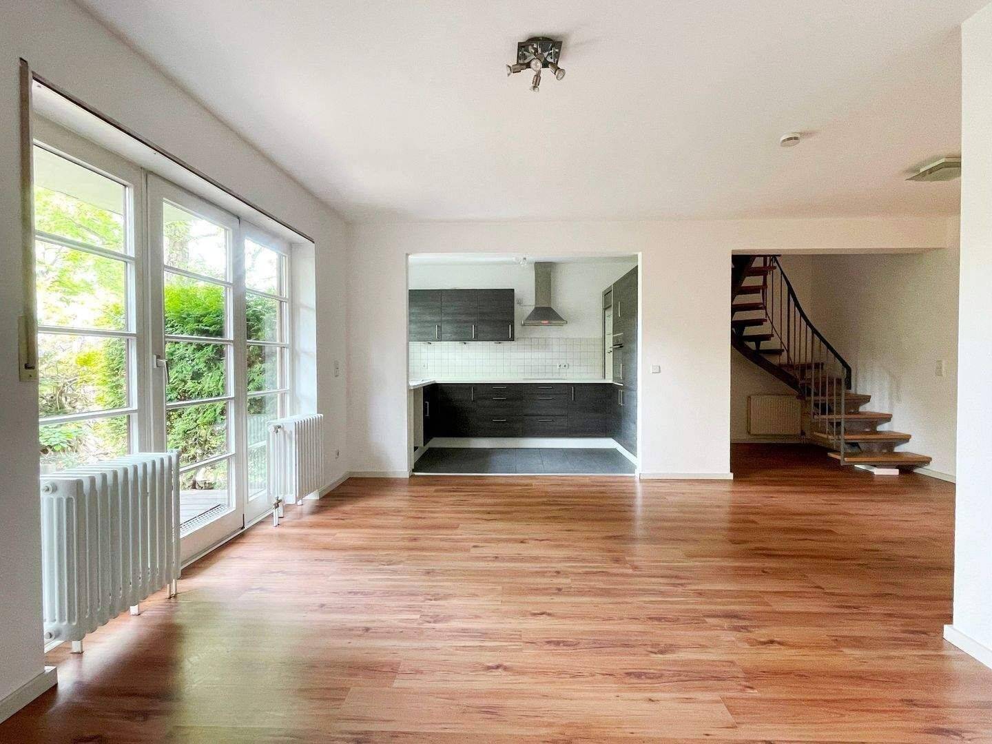 WOHNEN AUF 3 EBENEN ….mit Terrasse, eigenem Garten und Tiefgarage! – 12209 Berlin – Vorschaubild 2