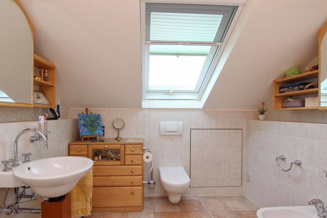 3-Zimmer-DG-Wohnung (103 m²) mit EBK, Klimaanlage, Terrasse, Garten und ebenerdigem Zugang – 70327 Stuttgart – Vorschaubild 9