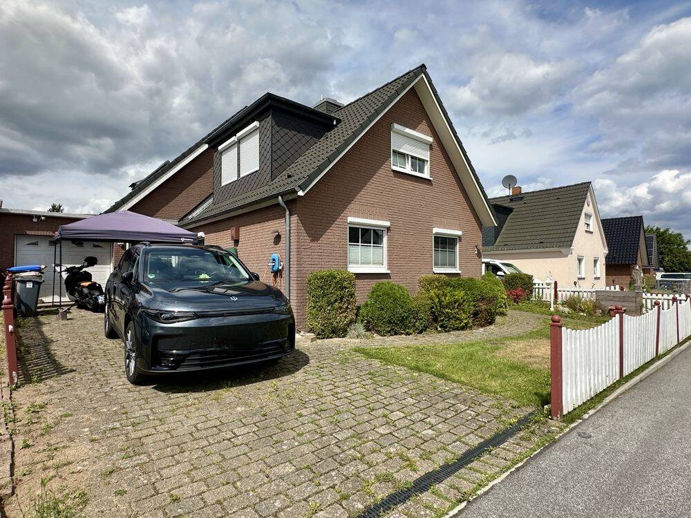 Solides Einfamilienhaus mit herrlichem Garten auf Eigenland – 23570 Lübeck – Vorschaubild 2