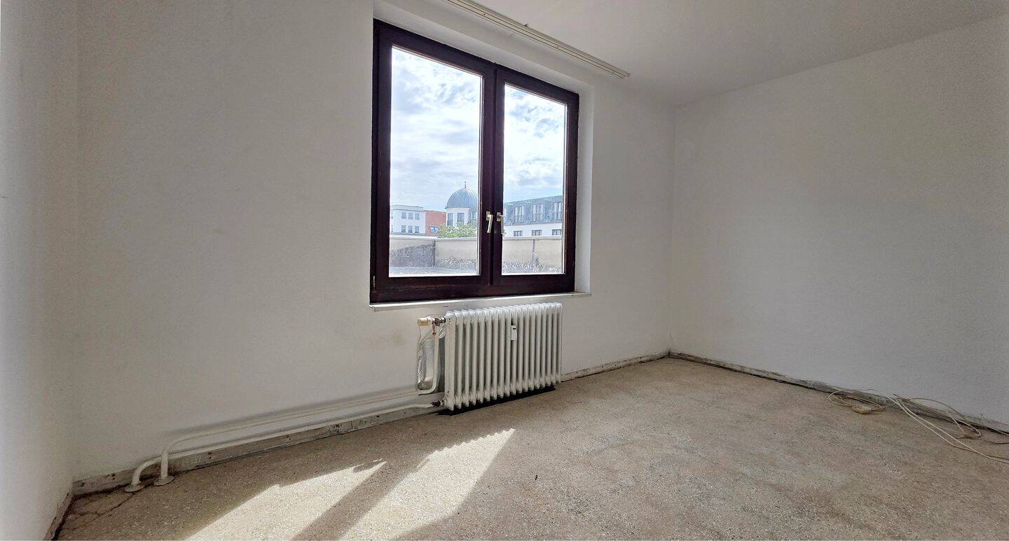 Freie 2-Zimmer-Wohnung mit Dachterrasse und Fahrstuhl nur 300 Meter vom Kudamm! – 10629 Berlin – Vorschaubild 5