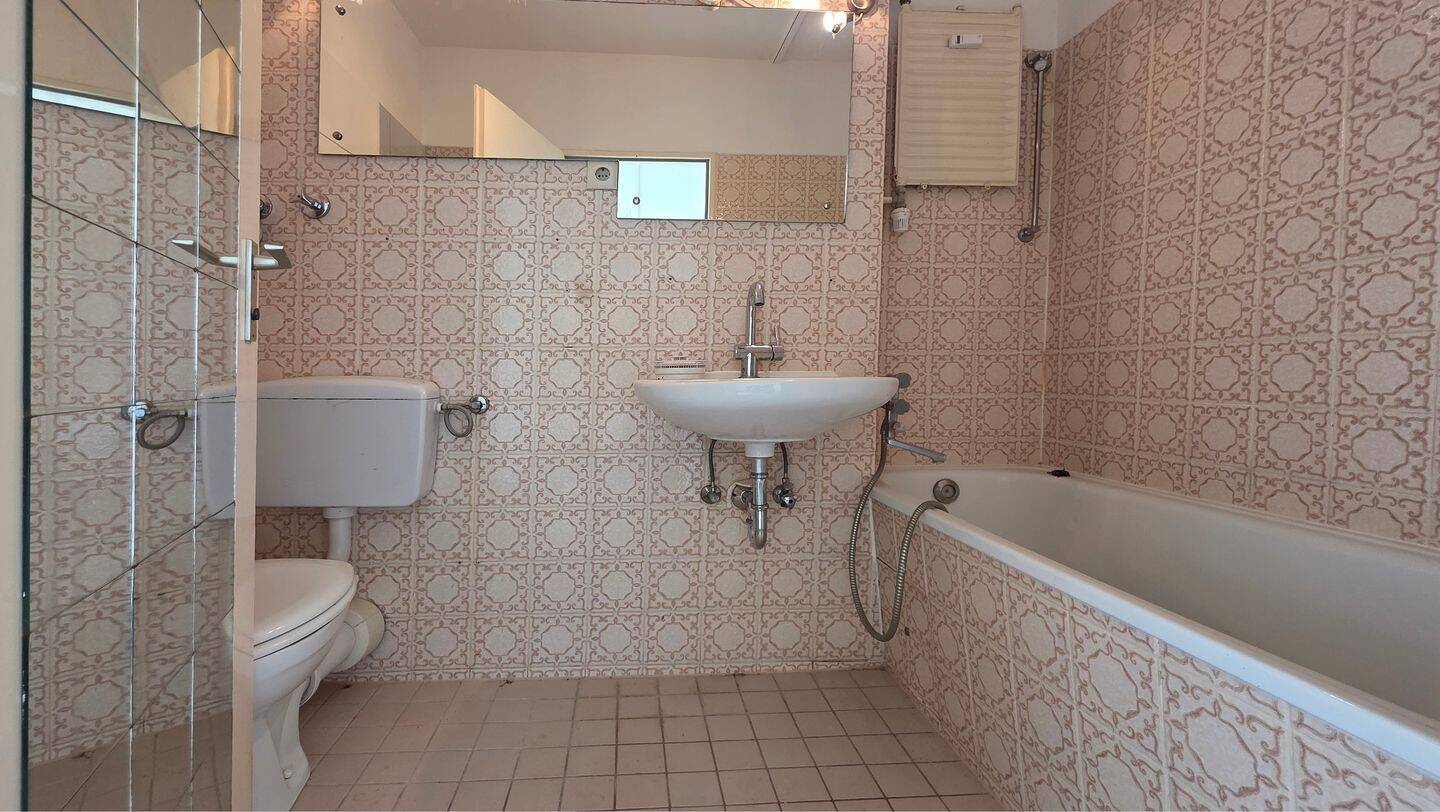Freie 2-Zimmer-Wohnung mit Dachterrasse und Fahrstuhl nur 300 Meter vom Kudamm! – 10629 Berlin – Vorschaubild 6
