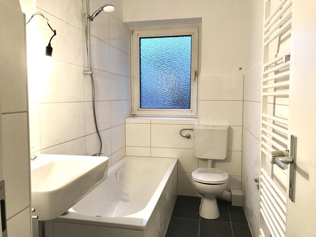 Zentrales Wohnen – Gepflegte 3-Zimmer-Wohnung mit Balkon ab September 2026 beziehbar! – 33330 Gütersloh – Vorschaubild 4