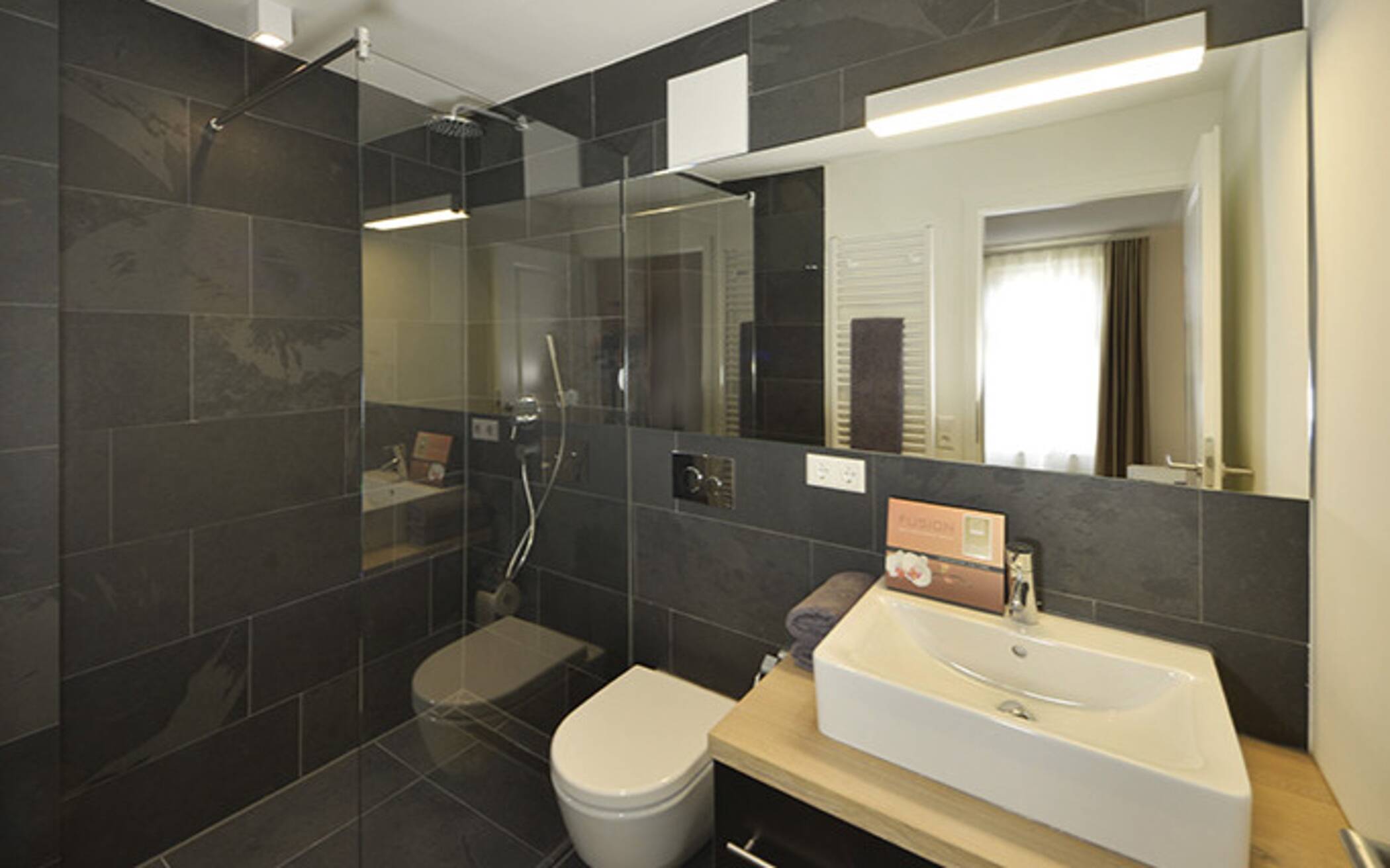 Design 3-Zimmerwohnung im Stuttgarter Zentrum für Zeitwohnen ab 1 Monat – 70178 Stuttgart – Vorschaubild 5