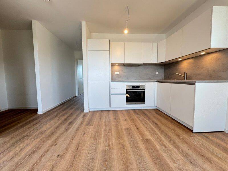 Penthouse-Traum mit Münsterblick! Fantastische 2-Zi-Wohnung mit gemütlicher Loggia – 89231 Neu-Ulm – Vorschaubild 2