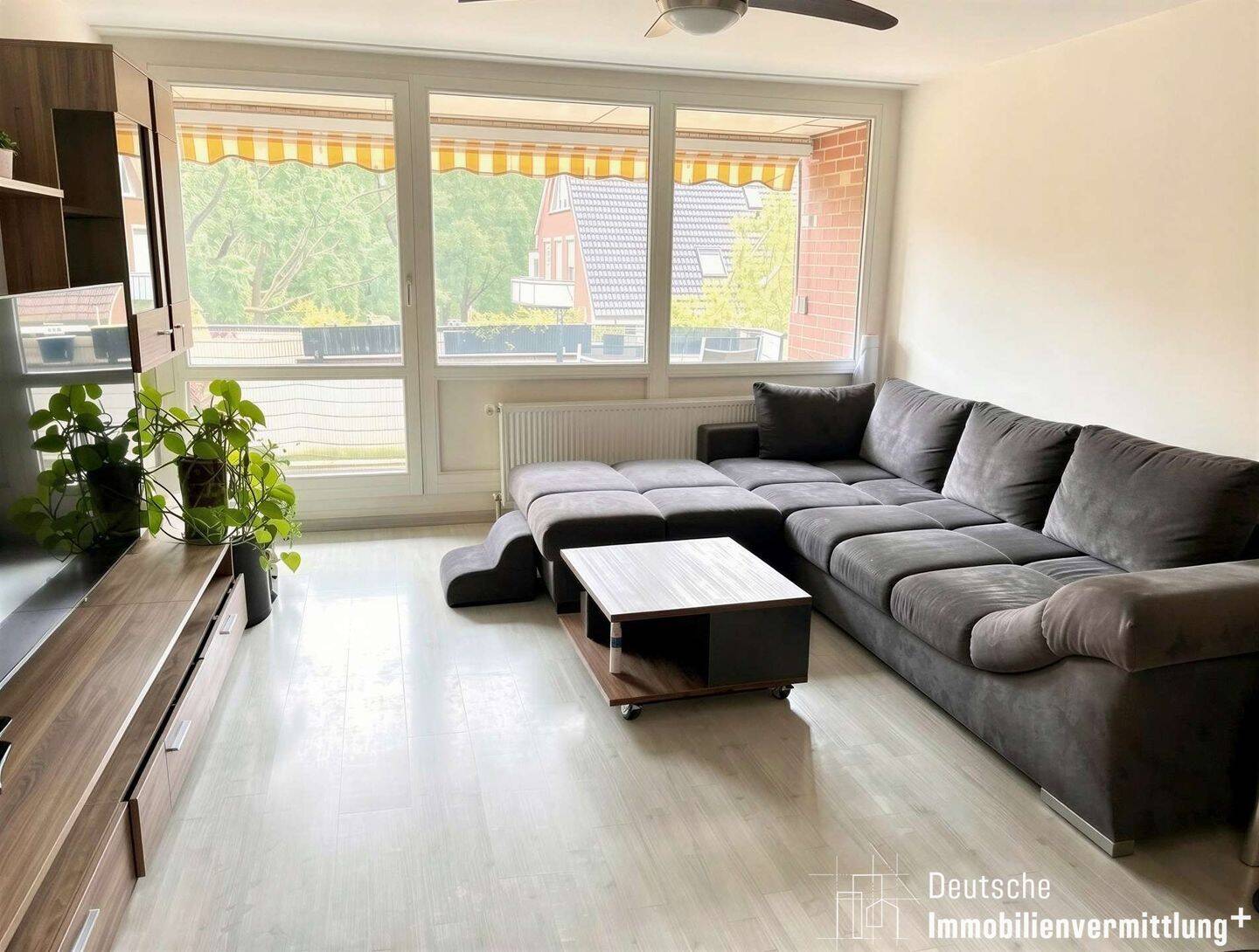 Wohnen auf zwei Ebenen – gepflegte Maisonette mit Balkon und TG-Stellplatz – 22523 Hamburg – Vorschaubild 2