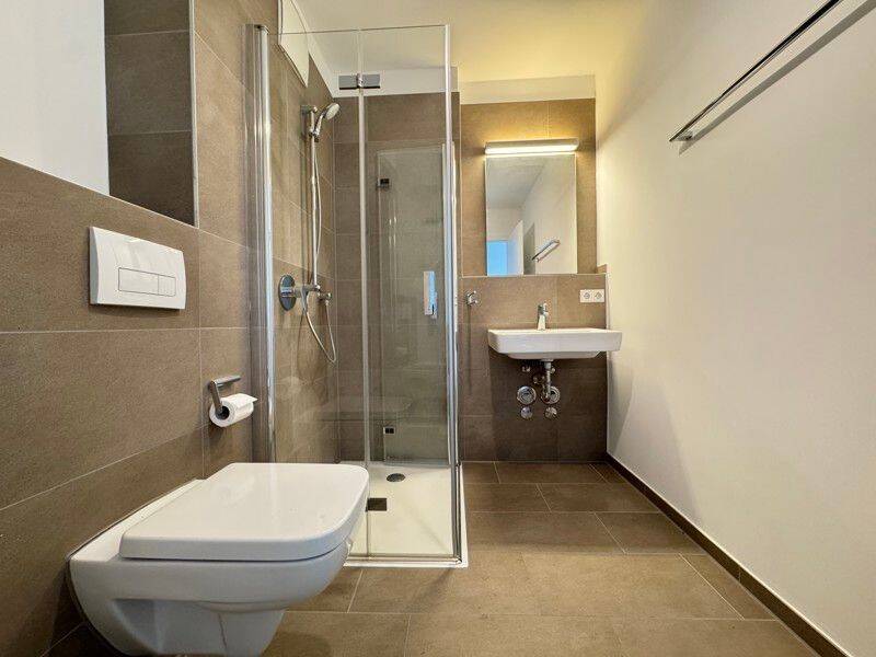 Penthouse-Traum mit Münsterblick! Fantastische 2-Zi-Wohnung mit gemütlicher Loggia – 89231 Neu-Ulm – Vorschaubild 6