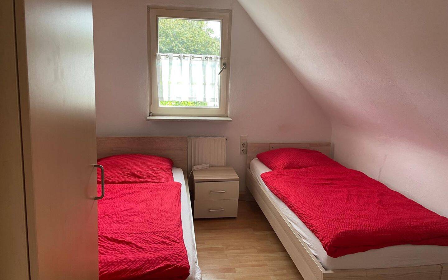 Möblierte Wohnung in Stuttgart-Mühlhausen für Ihr Wohnen auf Zeit – 70378 Stuttgart – Vorschaubild 2