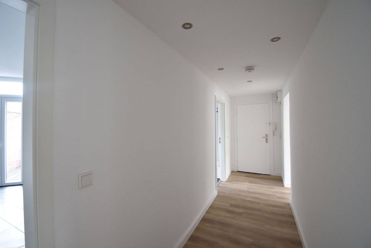 Lorettostraße! Renovierte 2-Zi-Altbau-Whg mit Balkon zu vermieten – 40219 Düsseldorf – Vorschaubild 2