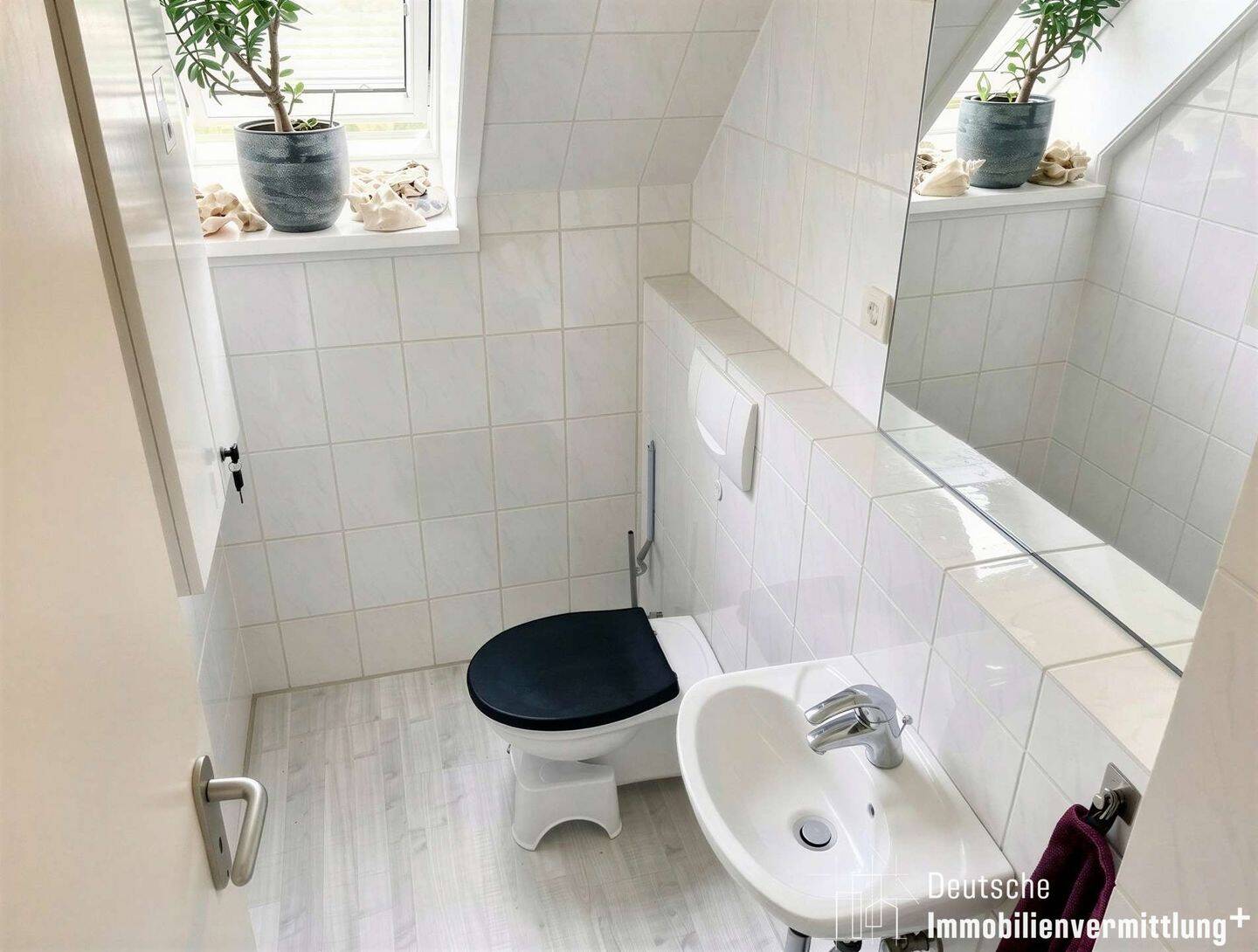 Wohnen auf zwei Ebenen – gepflegte Maisonette mit Balkon und TG-Stellplatz – 22523 Hamburg – Vorschaubild 8