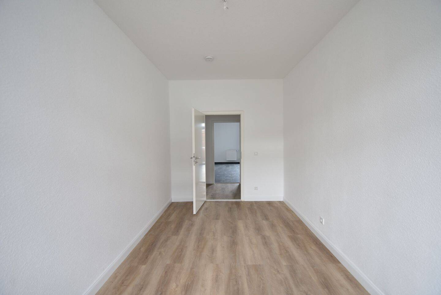 Lorettostraße! Renovierte 2-Zi-Altbau-Whg mit Balkon zu vermieten – 40219 Düsseldorf – Vorschaubild 8