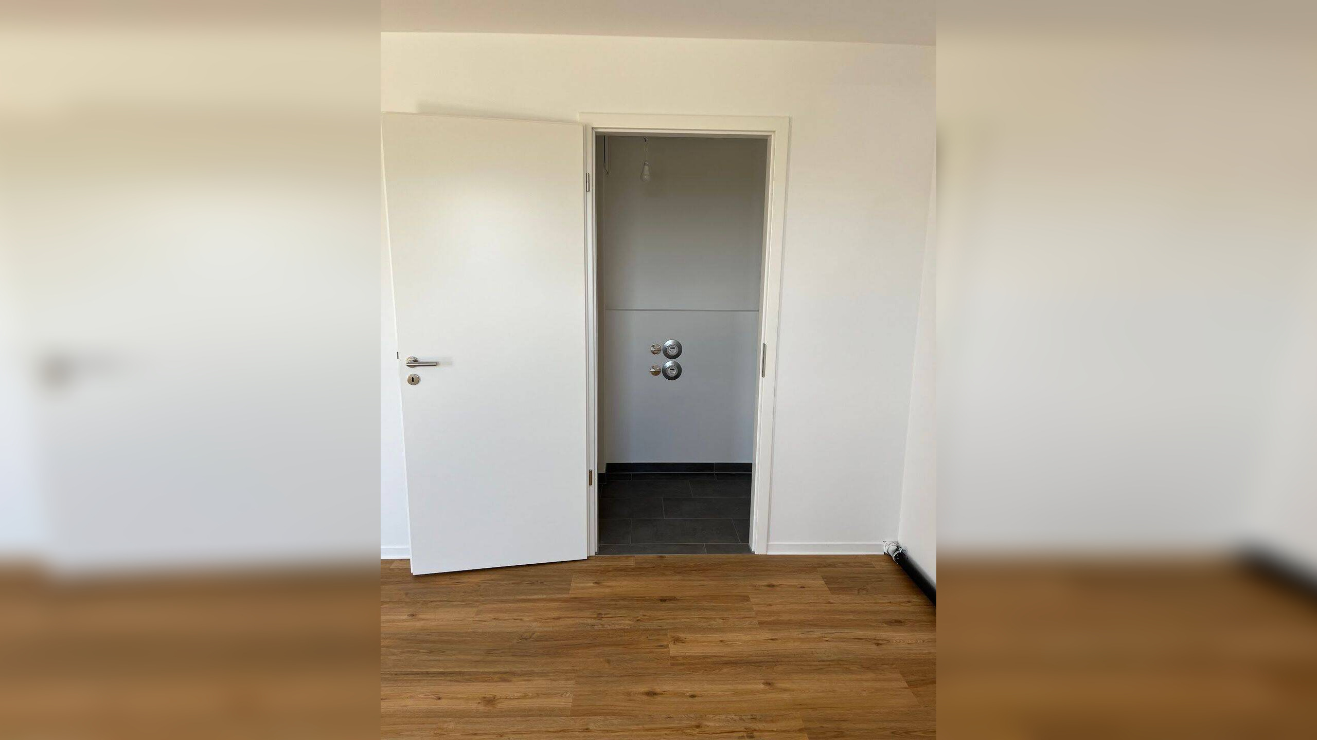 Neubauflair im Grünen – Stilvoll Wohnen in Wiesbaden-Delkenheim – 65205 Wiesbaden – Vorschaubild 10