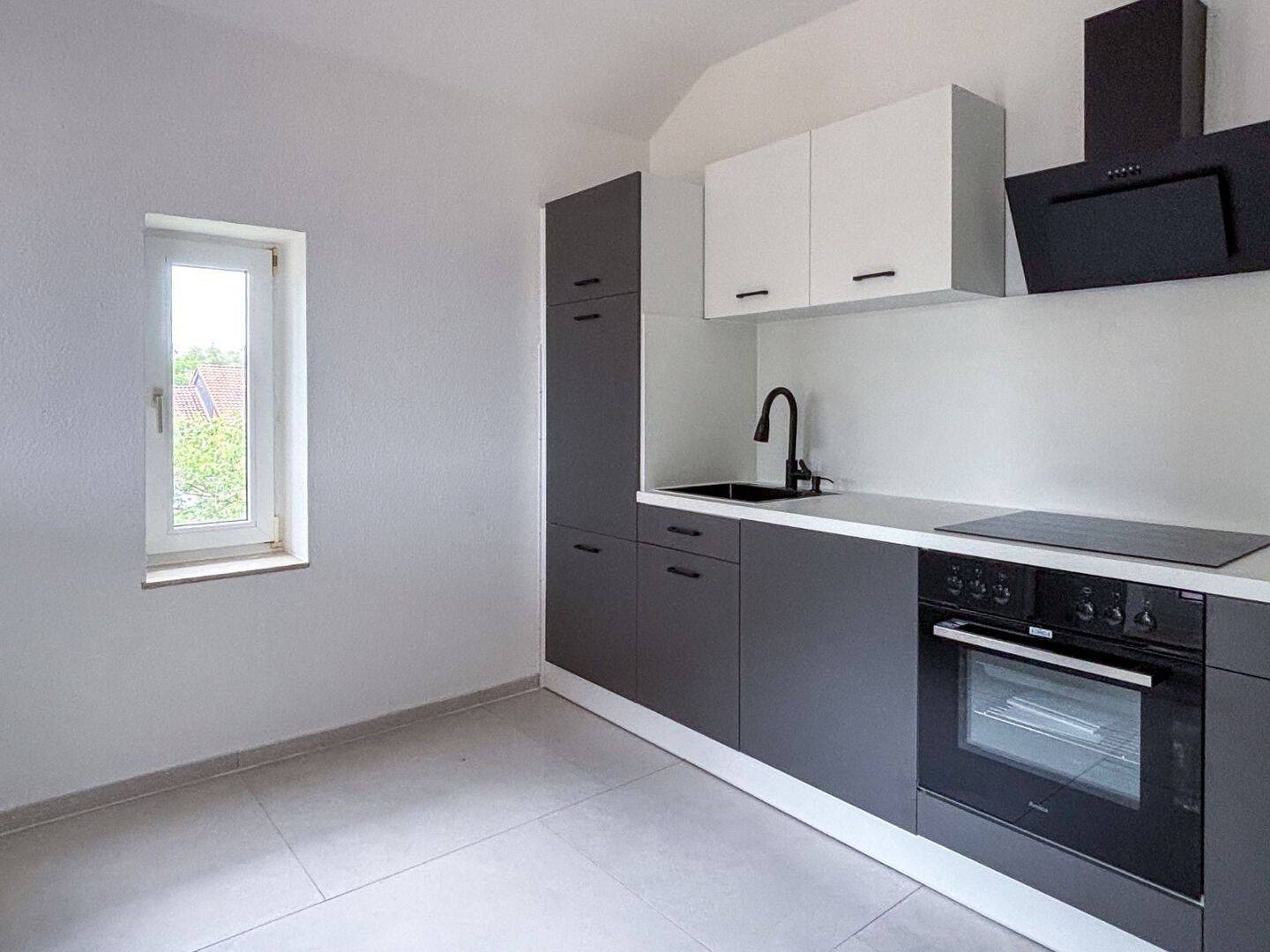 Charmante Maisonette-Wohnung mit neuer Einbauküche und Dachterrasse in Kreyenbrück – 26133 Oldenburg (Oldb) – Vorschaubild 5