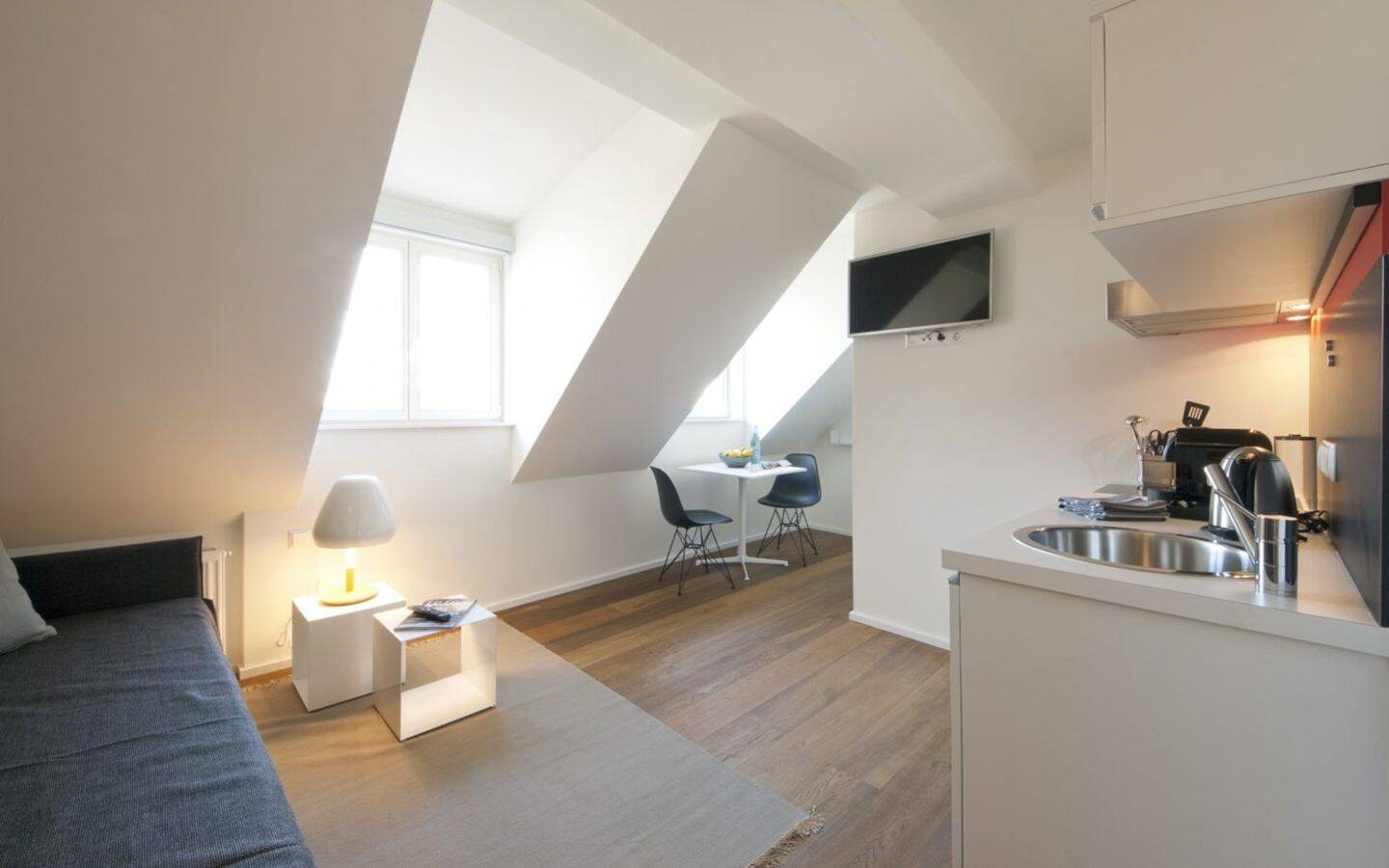 Designer Apartment im Stuttgarter Zentrum für Zeitwohnen ab 1 Monat – 70178 Stuttgart – Vorschaubild 2
