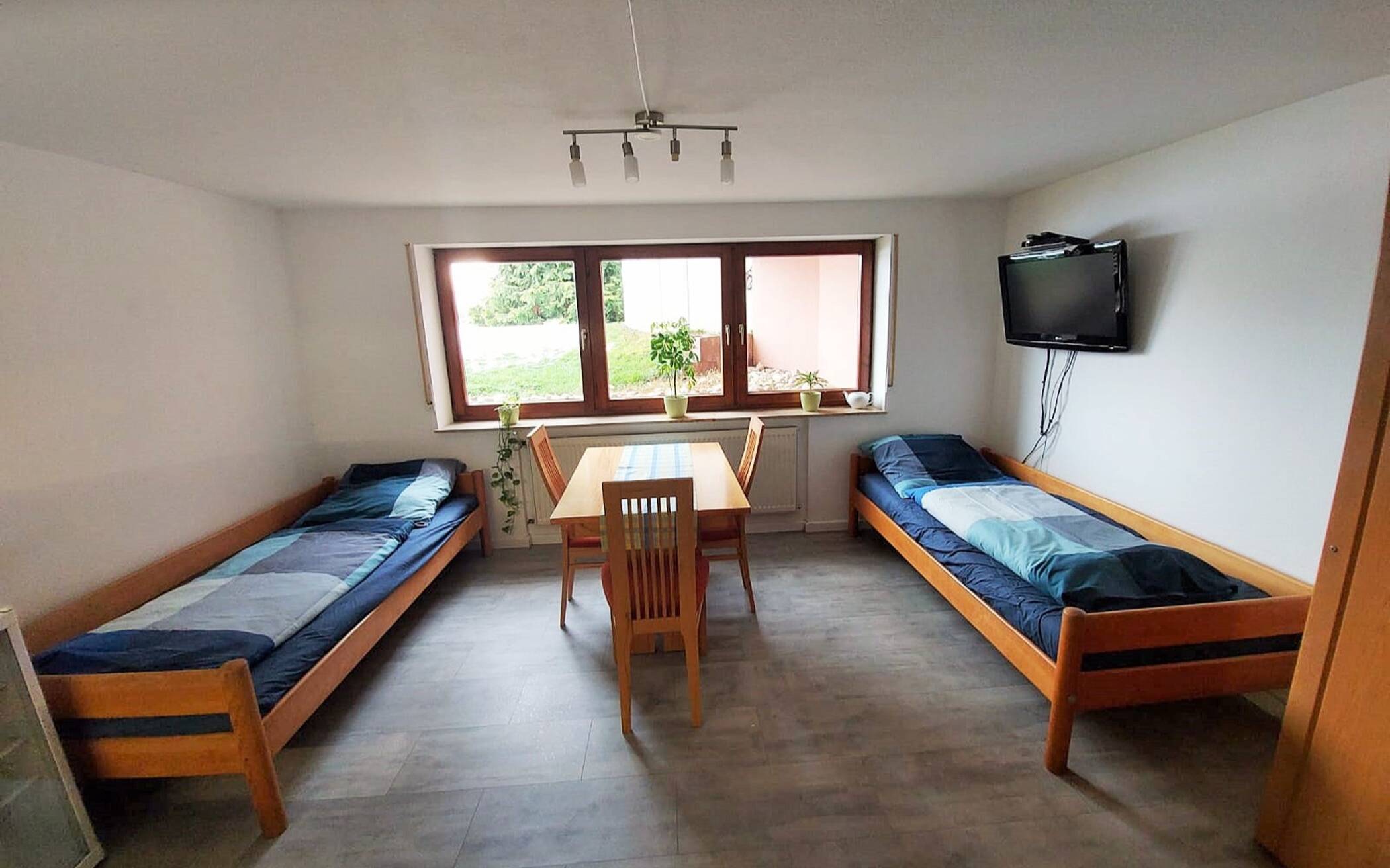 Möblierte Wohnung Stuttgart – Wohnen auf Zeit auf Bauernhof – 70565 Stuttgart – Vorschaubild 2