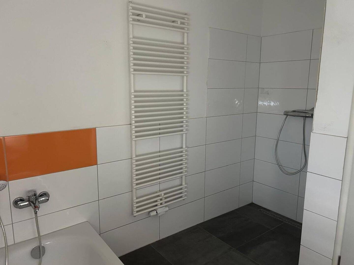 Gepflegte Helle 5,5-Zimmer-Wohnung mit Balkon & Stellplatz in 31246 Ilsede – 31246 Ilsede – Vorschaubild 2