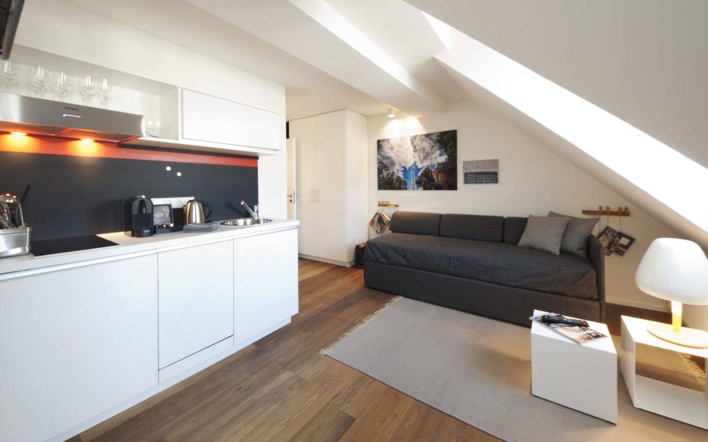 Designer Apartment im Stuttgarter Zentrum für Zeitwohnen ab 1 Monat – 70178 Stuttgart – Vorschaubild 3