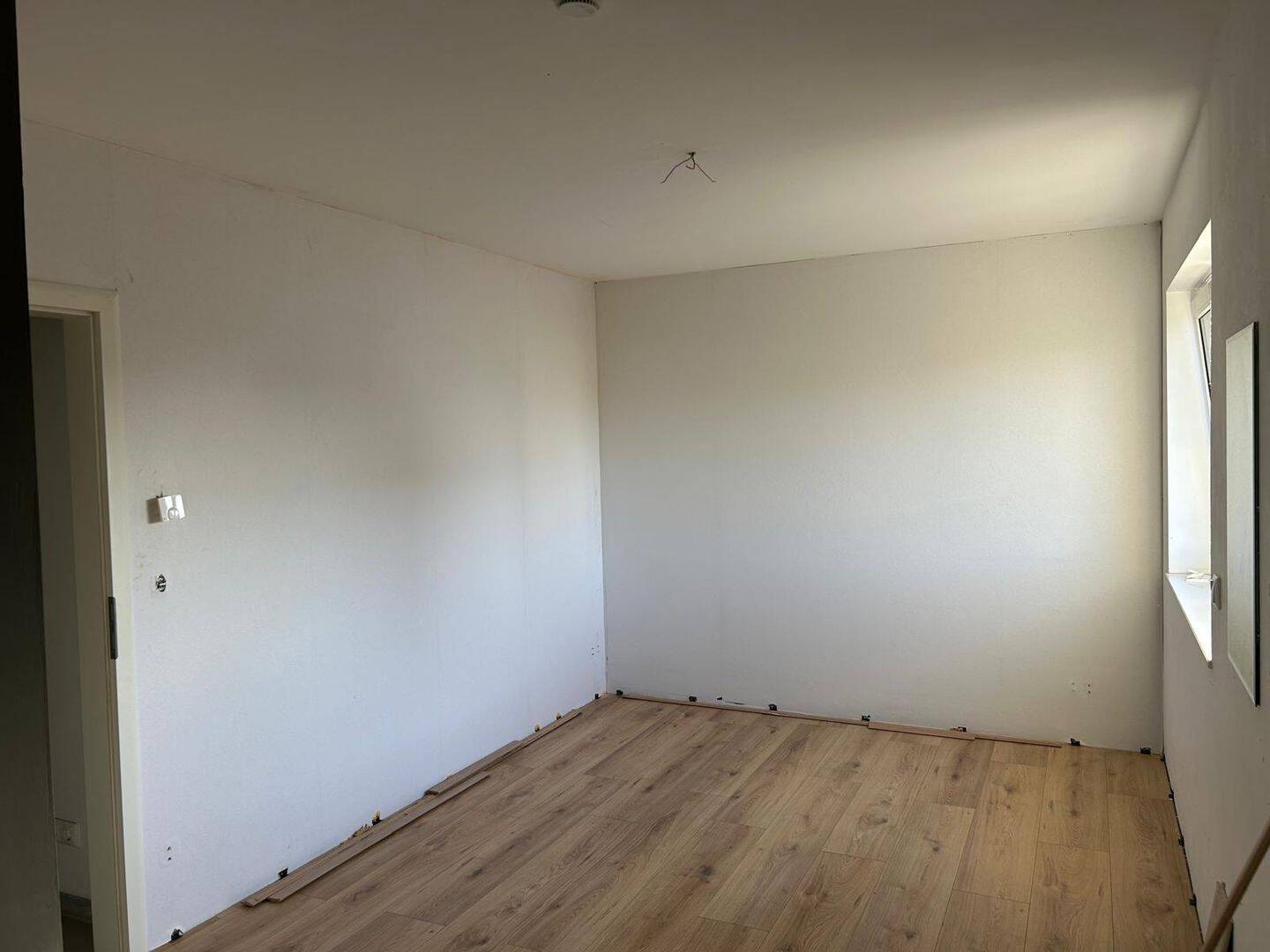 Gepflegte Helle 5,5-Zimmer-Wohnung mit Balkon & Stellplatz in 31246 Ilsede – 31246 Ilsede – Vorschaubild 4