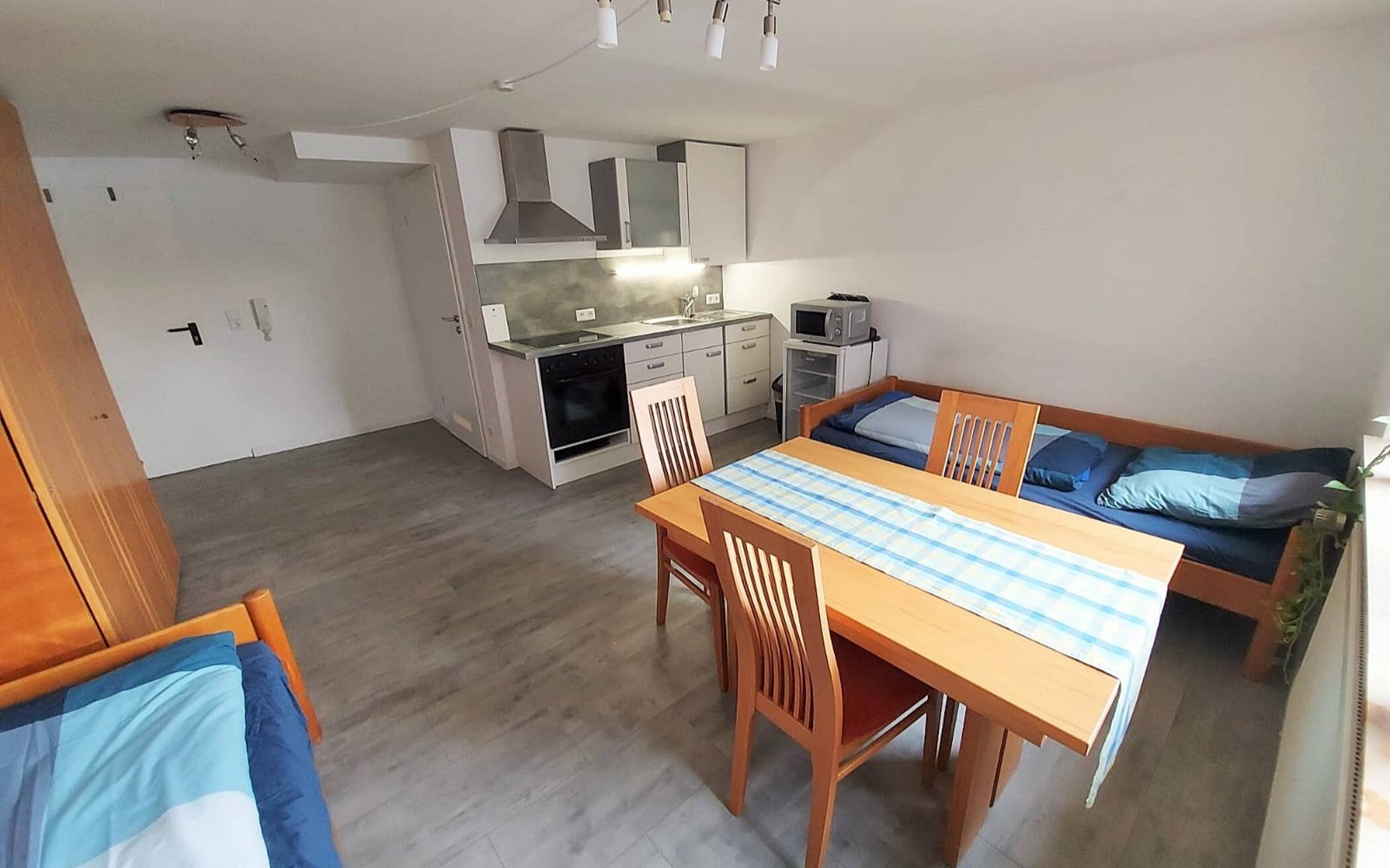 Möblierte Wohnung Stuttgart – Wohnen auf Zeit auf Bauernhof – 70565 Stuttgart – Vorschaubild 5