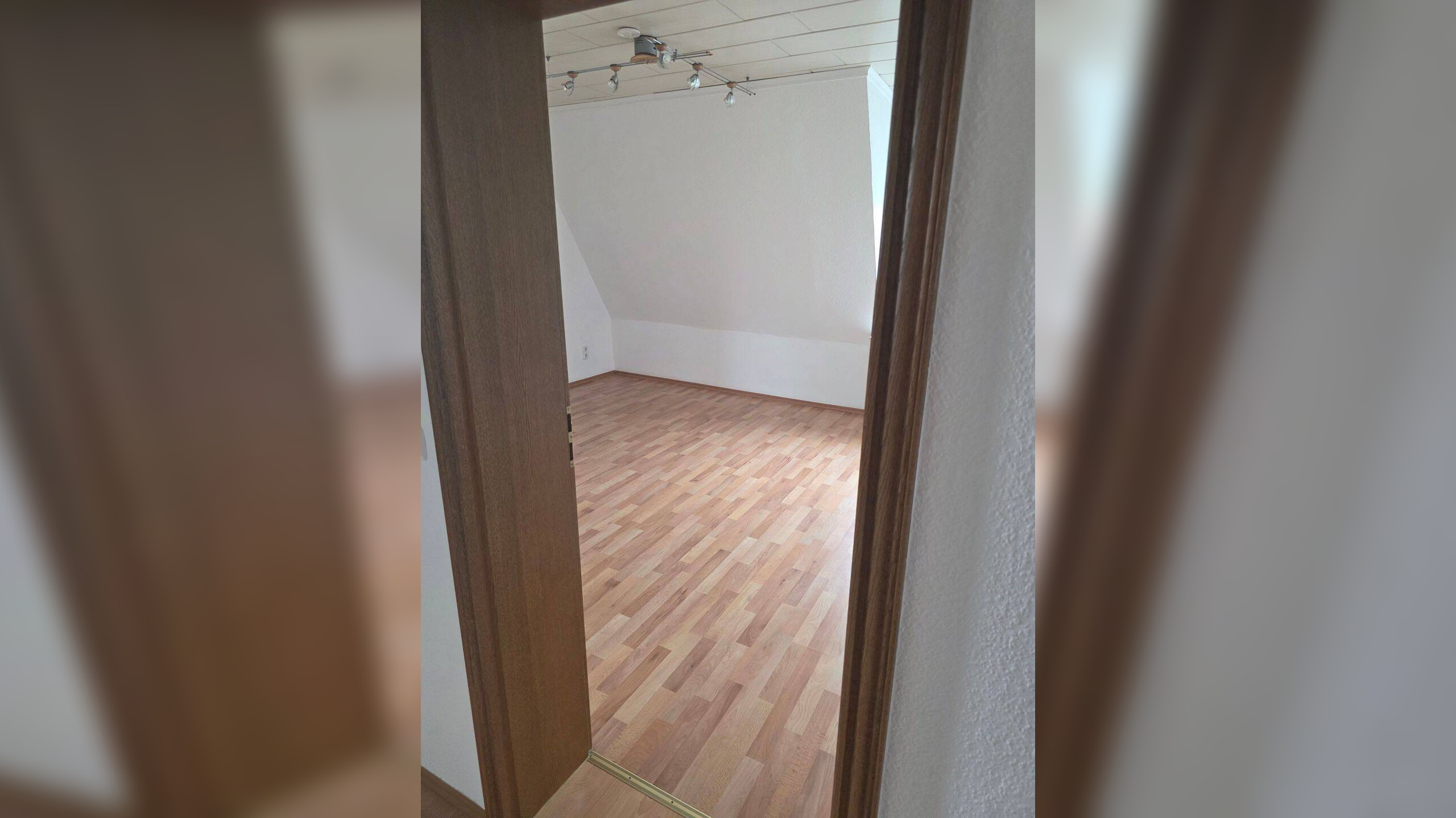 3,5-Zimmer Dachgeschoss Wohnung an der Burgruine – Essen Burgaltendorf – 45289 Essen – Vorschaubild 7