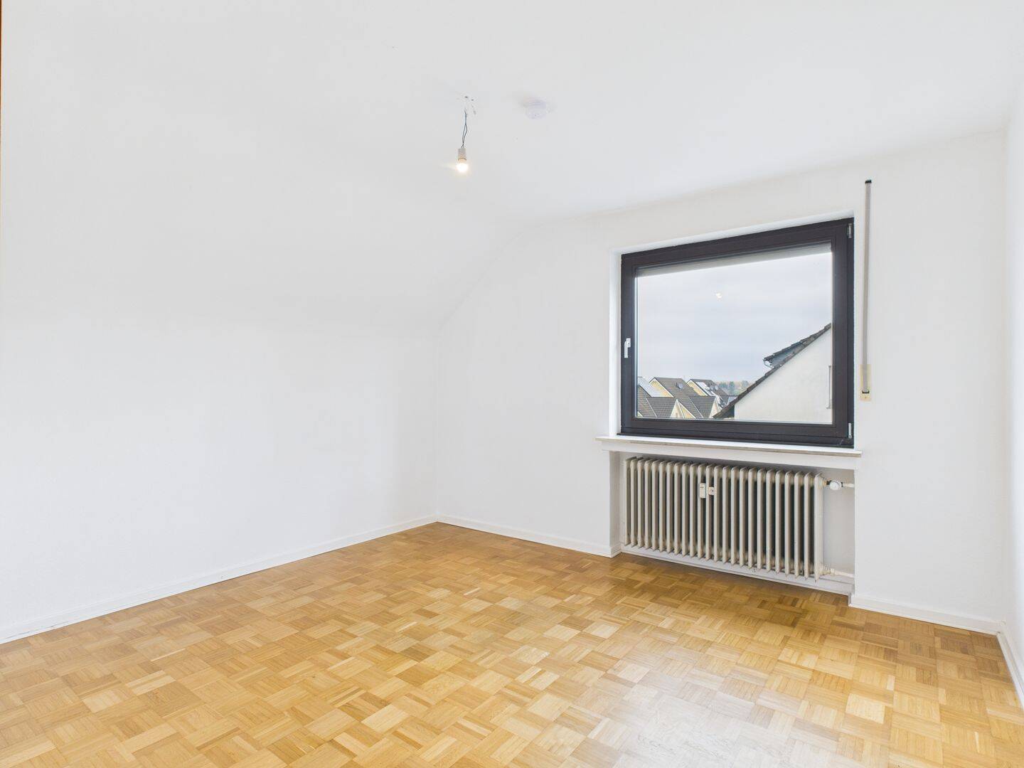 Charmante, helle 3-Zimmer-Dachgeschosswohnung in Sankt Augustin-Hangelar. – 53757 Sankt Augustin – Vorschaubild 8