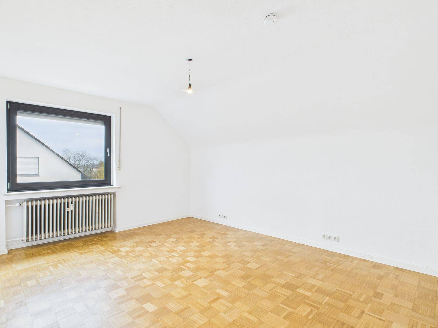 Charmante, helle 3-Zimmer-Dachgeschosswohnung in Sankt Augustin-Hangelar. – 53757 Sankt Augustin – Vorschaubild 9