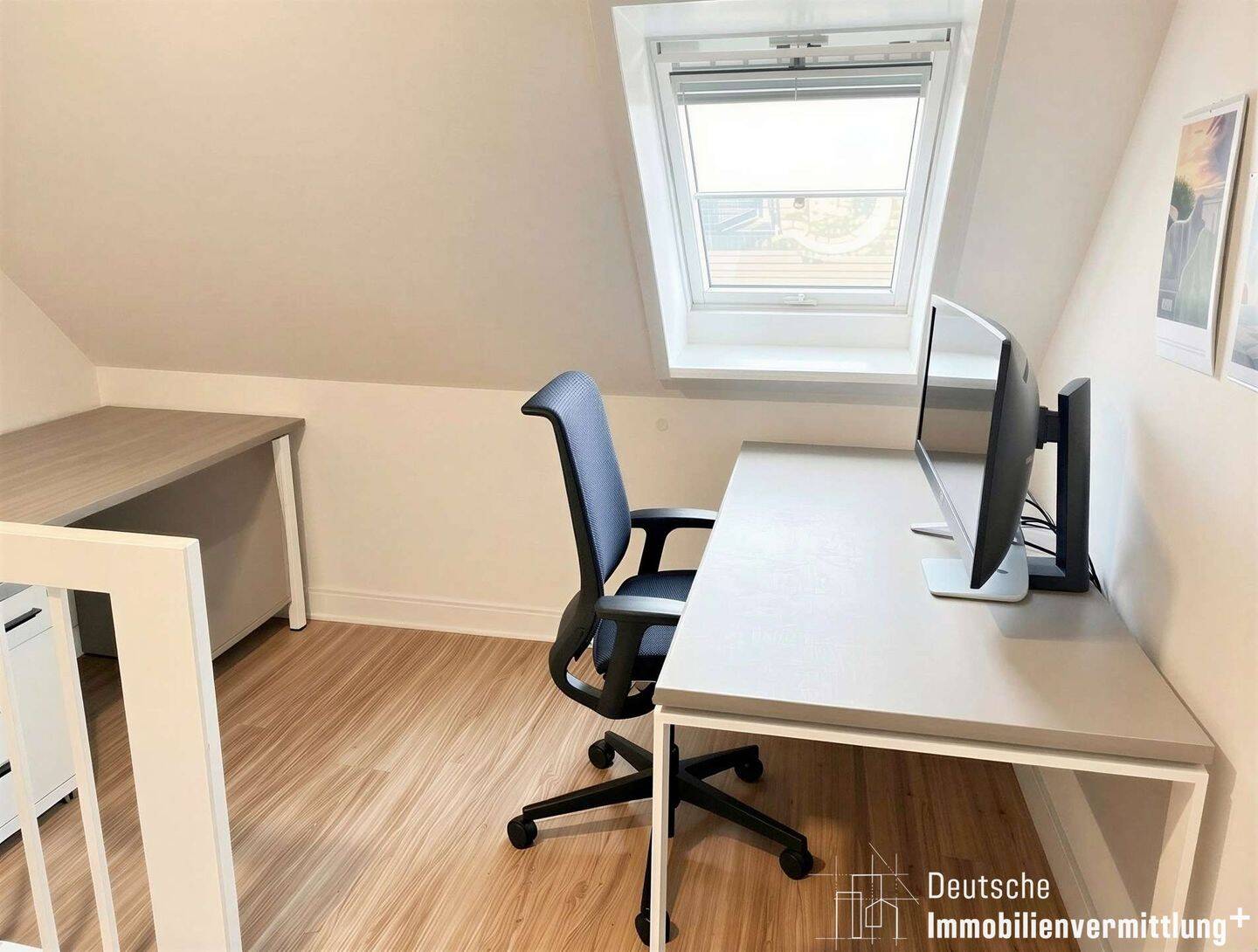 Wohnen auf zwei Ebenen – gepflegte Maisonette mit Balkon und TG-Stellplatz – 22523 Hamburg – Vorschaubild 10