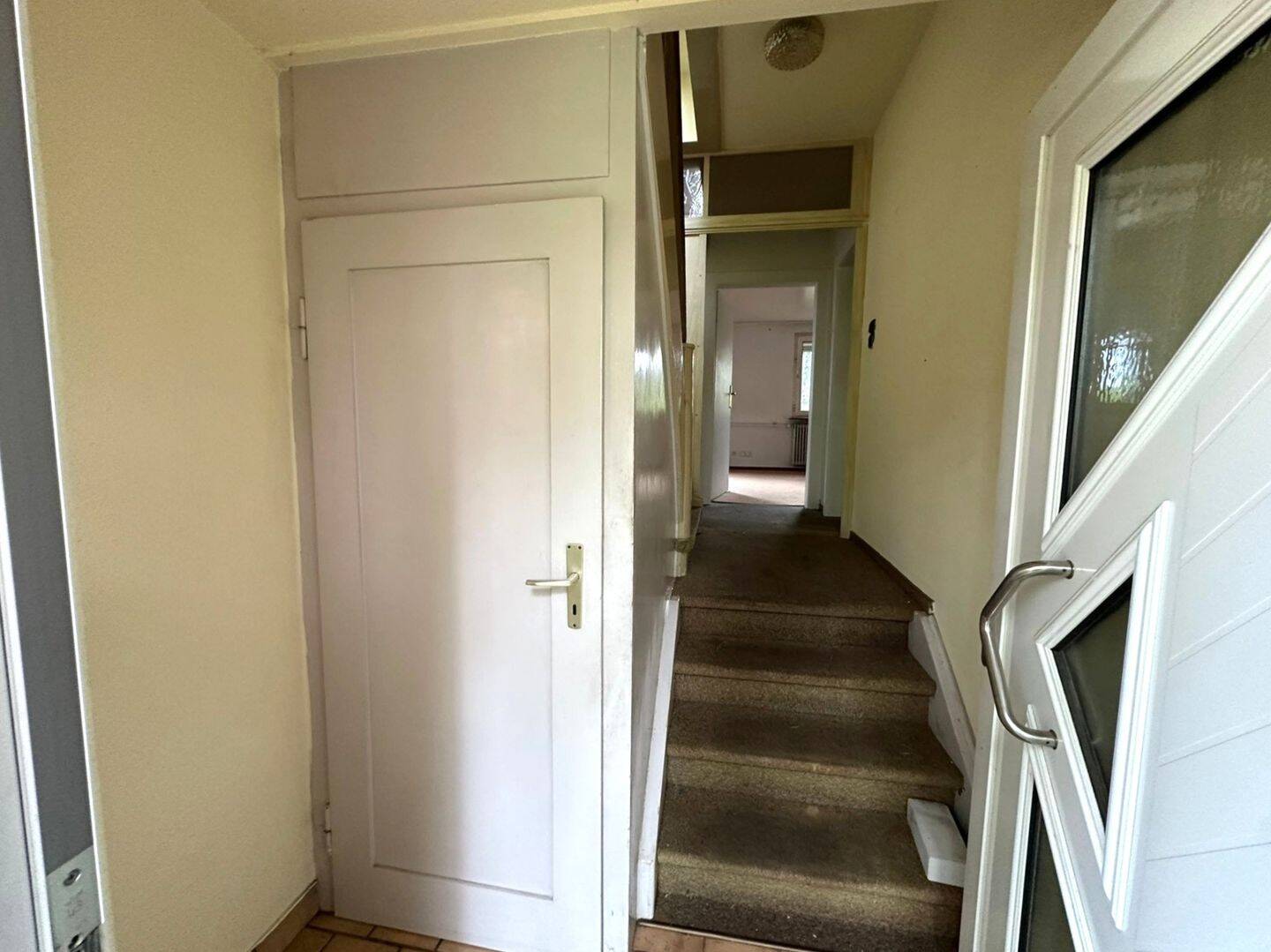 Freistehendes Einfamilienhaus mit großem Grundstück in begehrter Wohnlage am Fuß des Frankensteins – 64297 Darmstadt – Vorschaubild 3