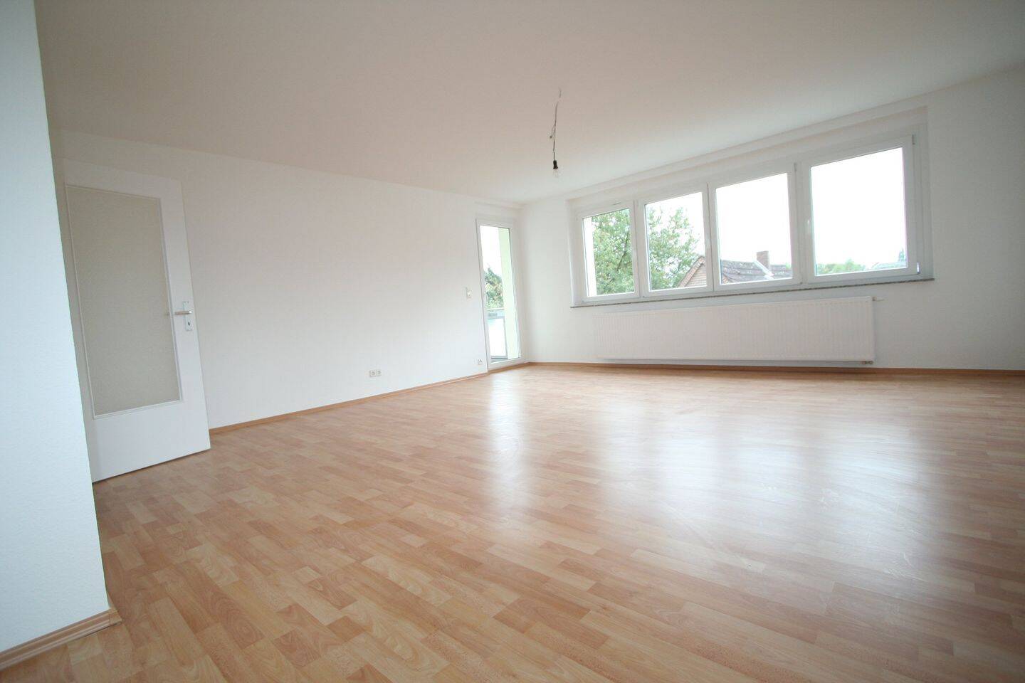 Modernes Wohnambiente im „Energiesparhaus“ geniessen!! – 31275 Lehrte – Vorschaubild 2