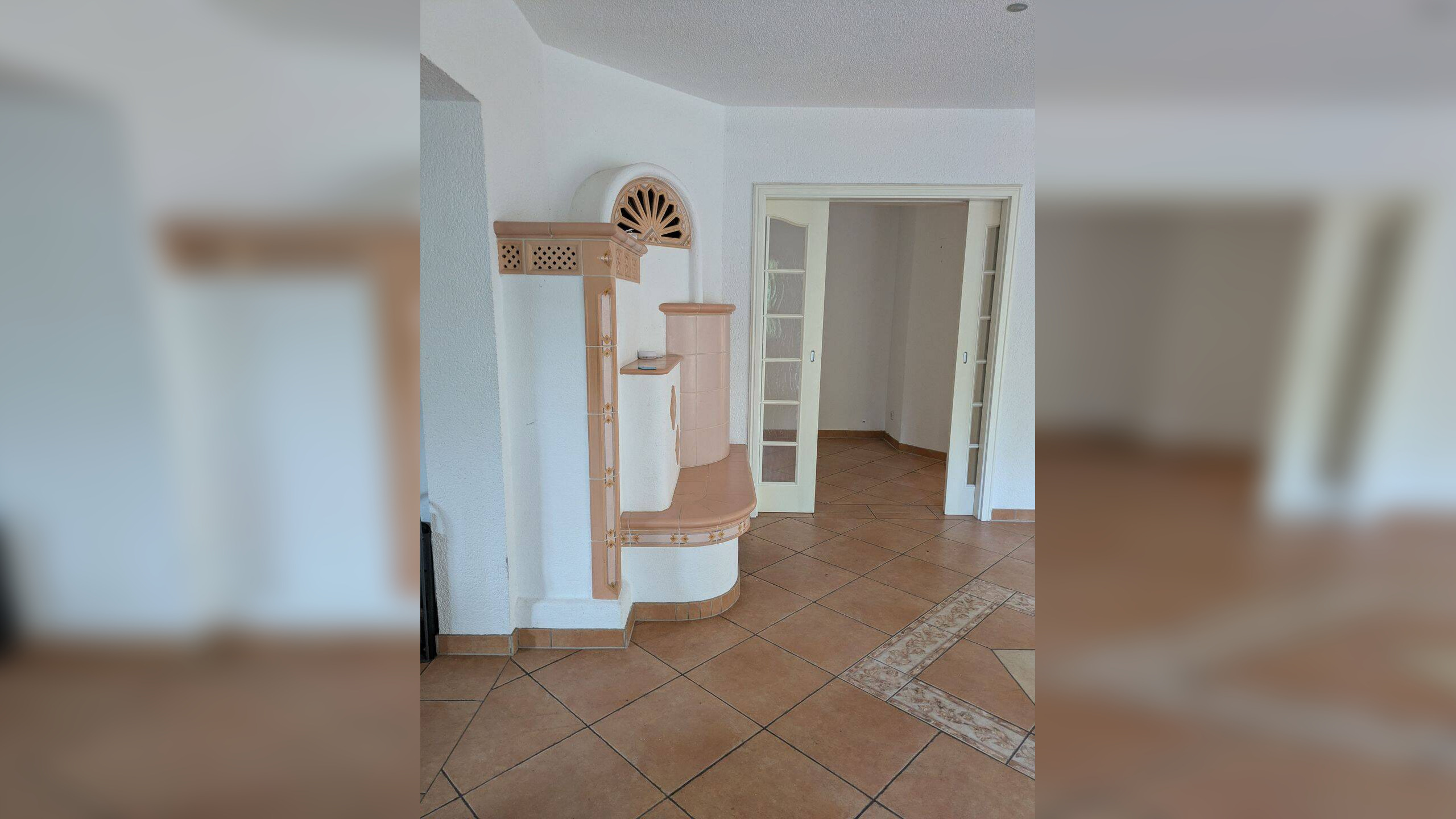 Großzügige EG-Wohnung in Schwabach mit Kachelofen, Terrasse & Hausmeisterservice – 91126 Schwabach – Vorschaubild 3