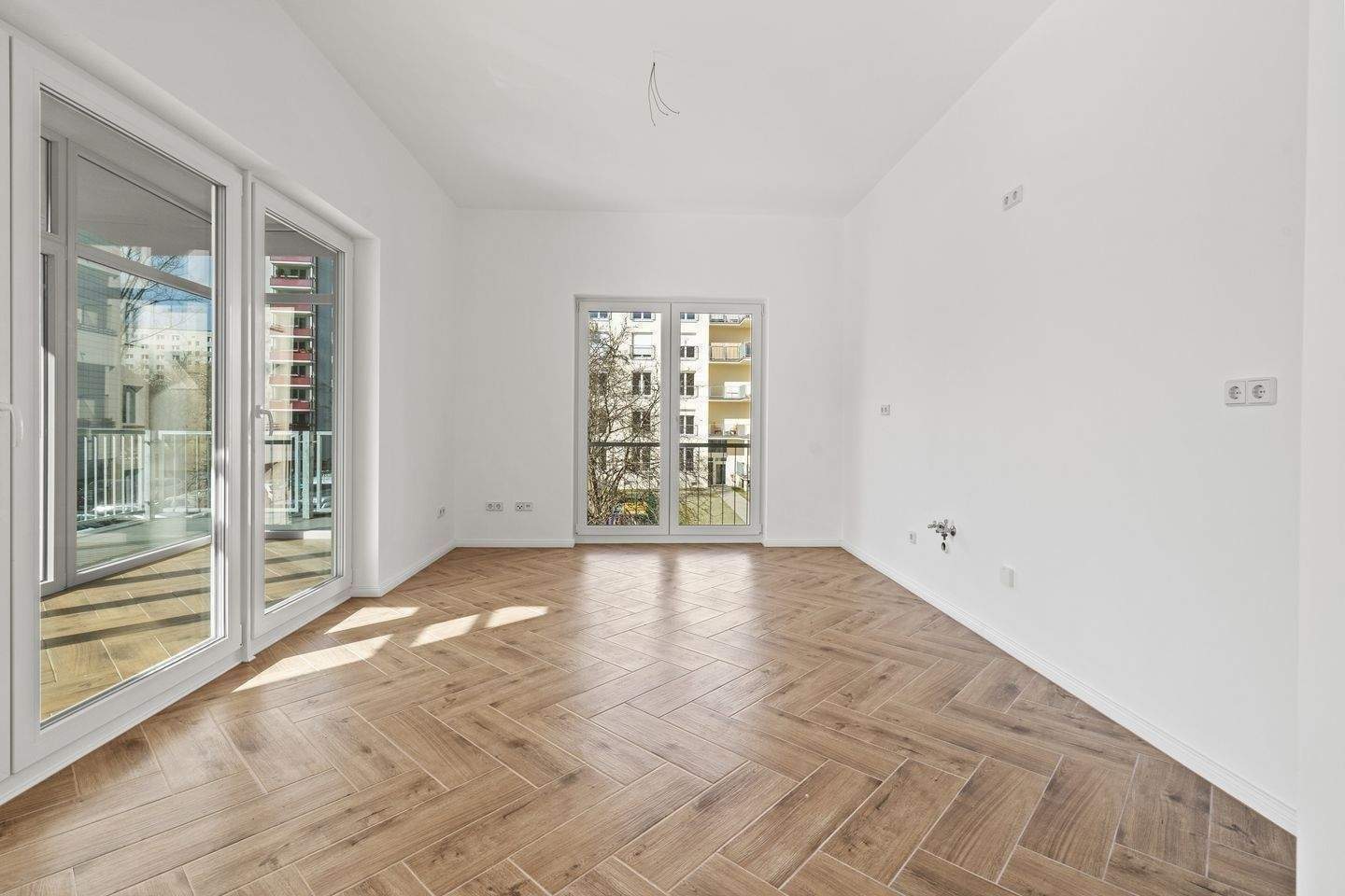 Sofortbezug 4 oder 5 Zimmer, Neubau, Erstbezug / Lift / Wintergarten / Balkon / Bad / Gäste WC – 10243 Berlin – Vorschaubild 3