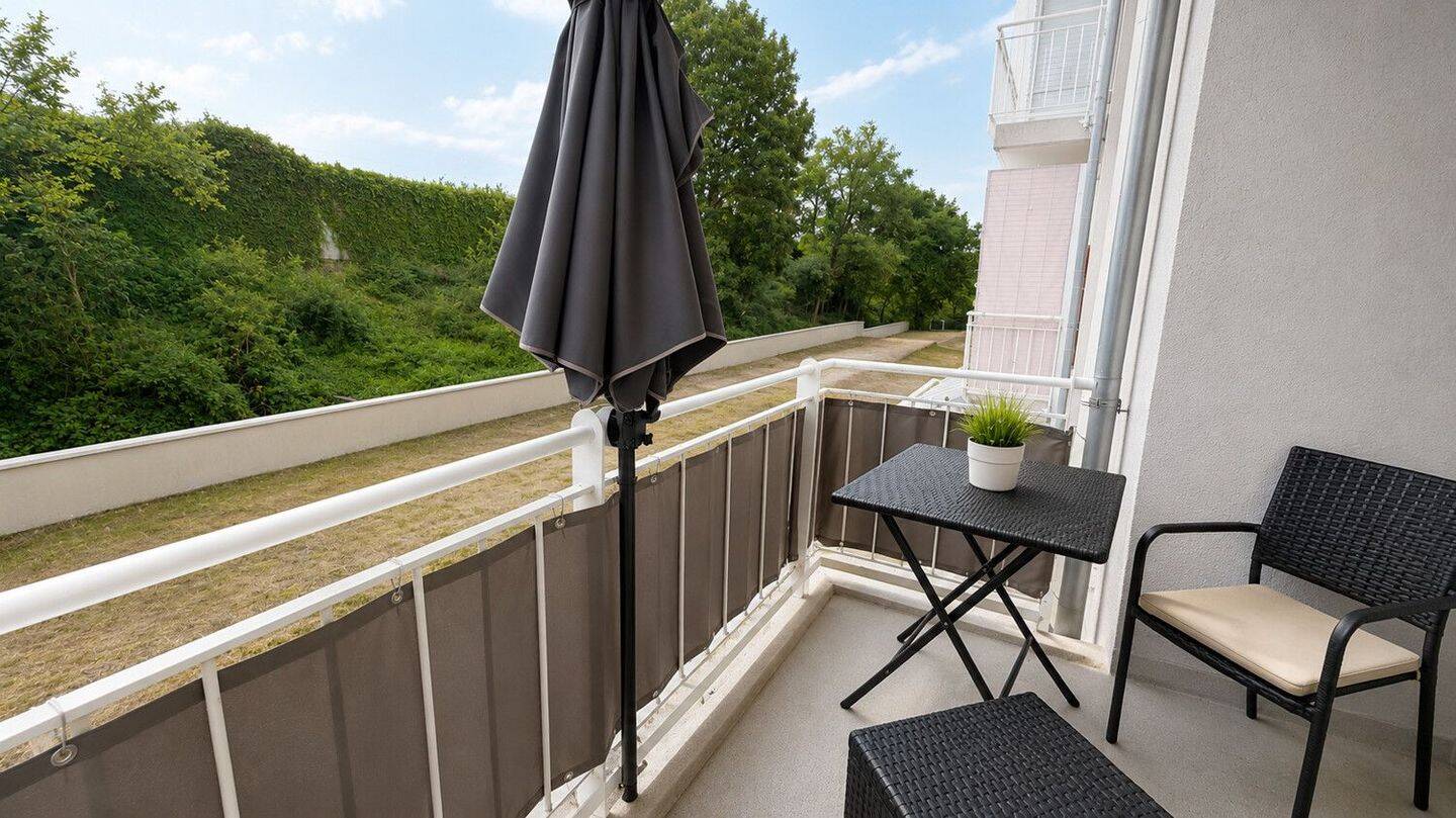 Vollmöblierte Zwei-Zimmer-Wohnung mit Balkon – 60528 Frankfurt am Main – Vorschaubild 9